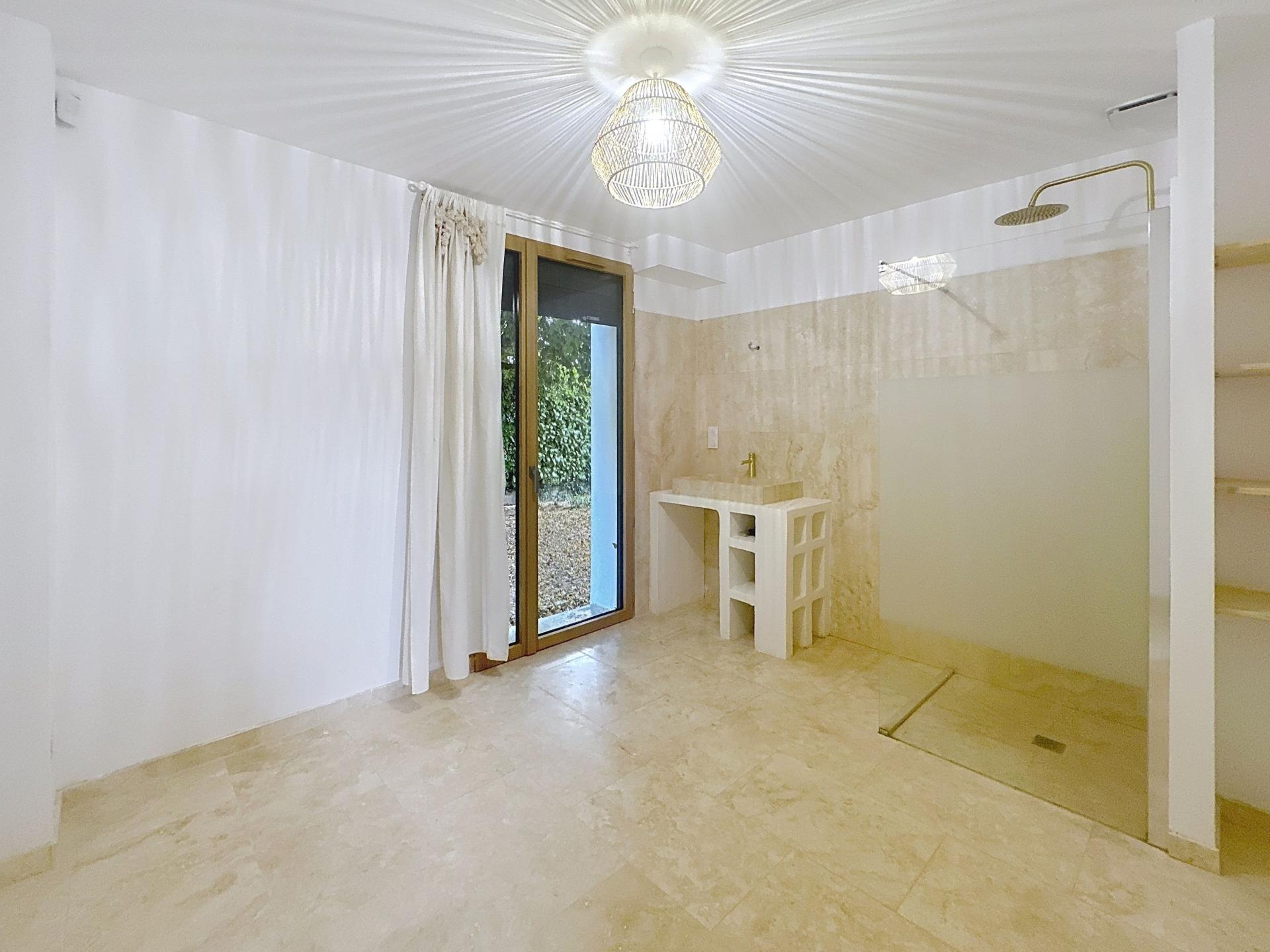 Photo 9 of the listing.