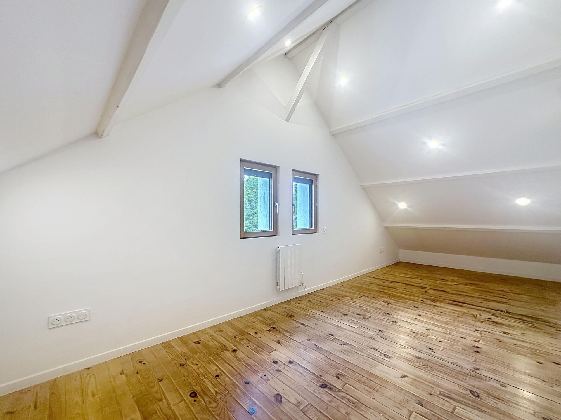 Photo 12 of the listing.