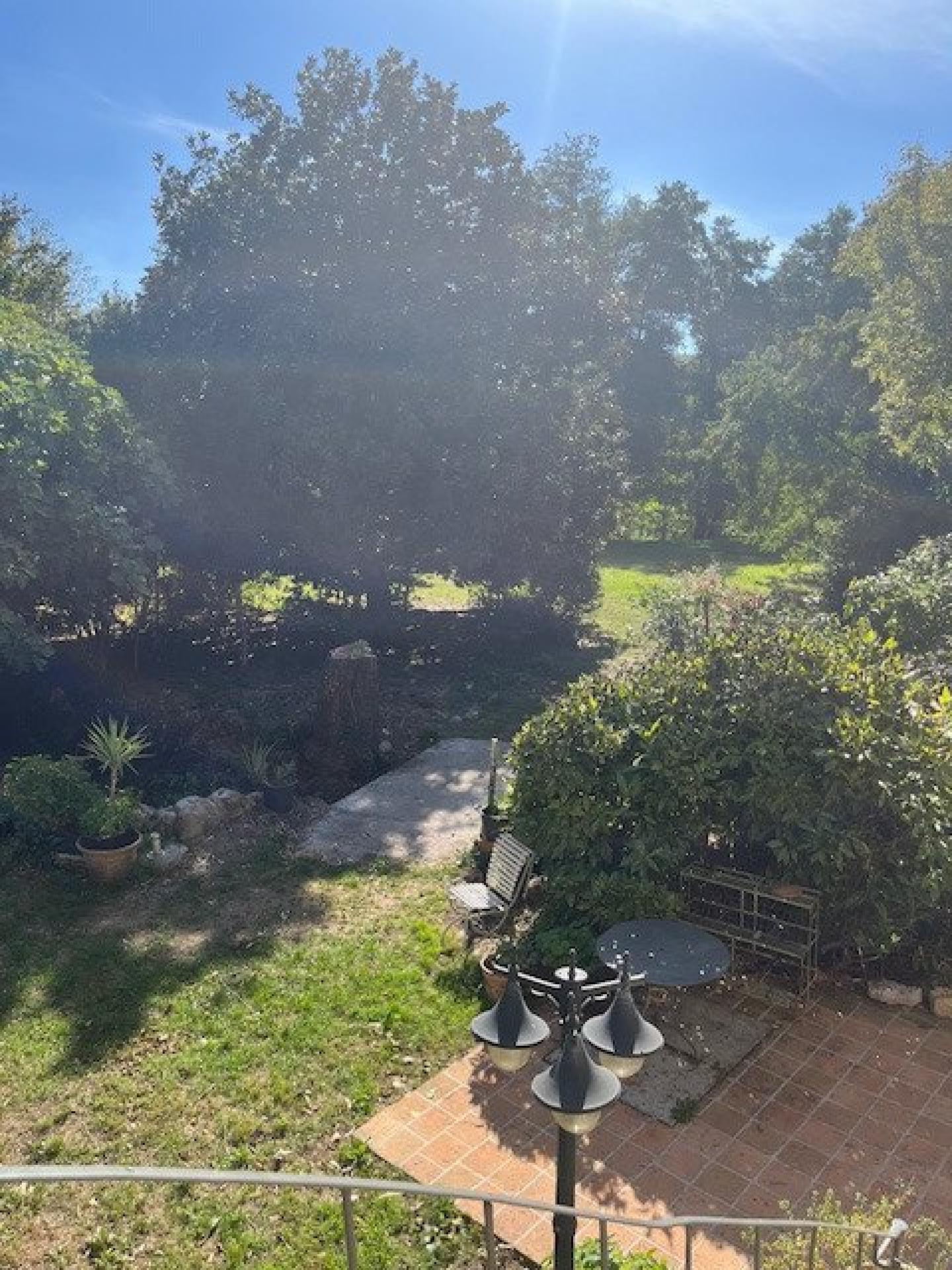 Photo 6 of the listing.