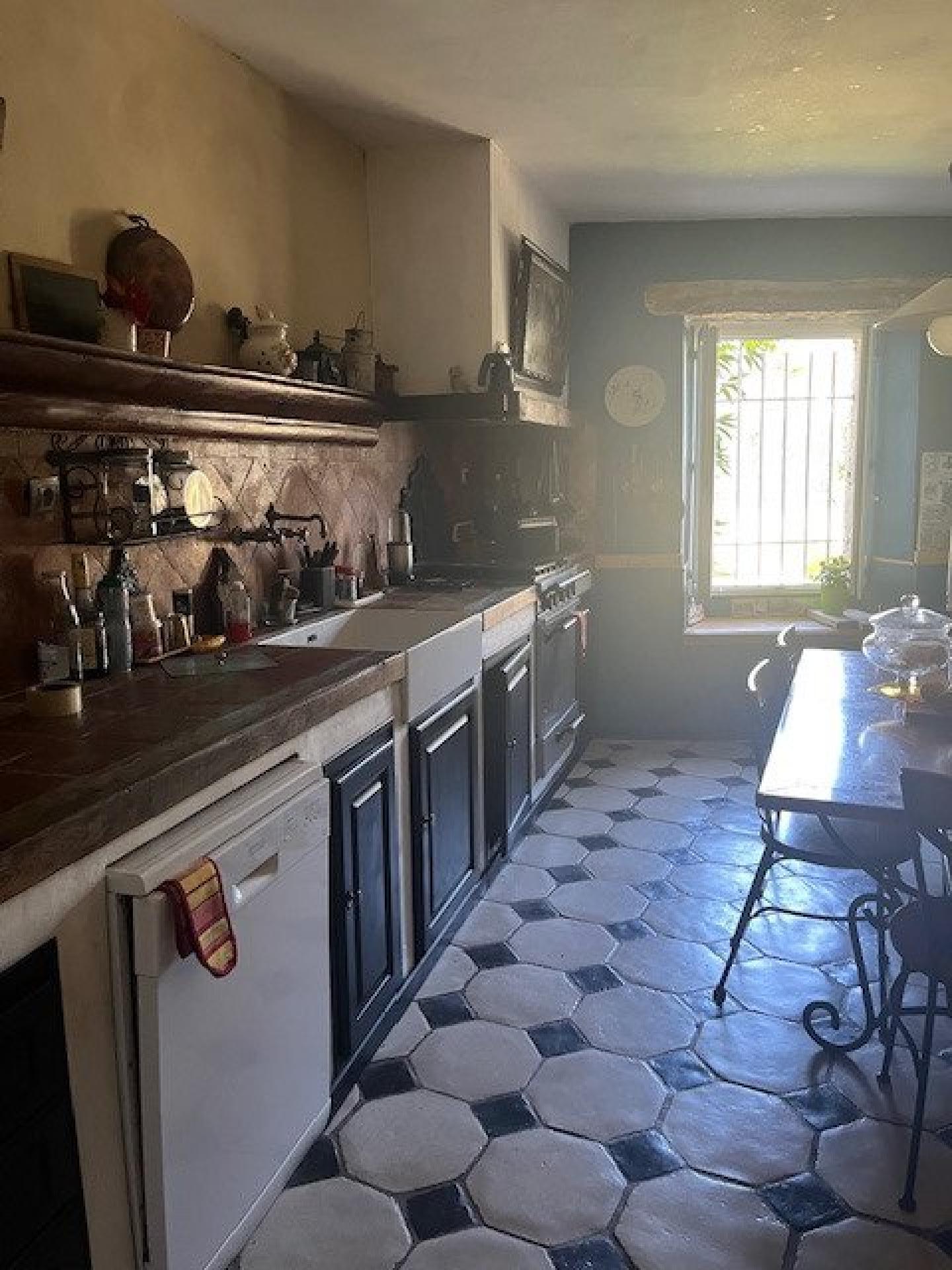 Photo 4 of the listing.