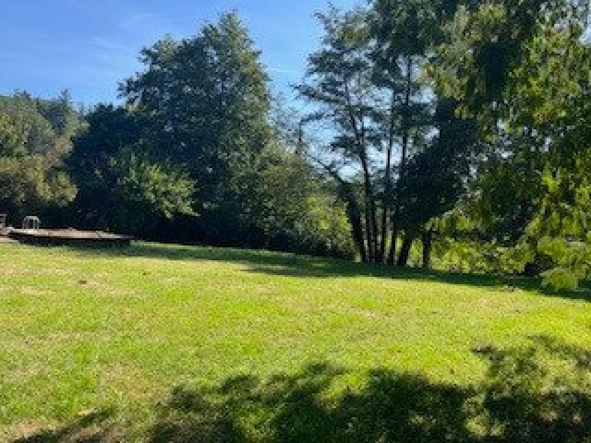 Photo 2 of the listing.