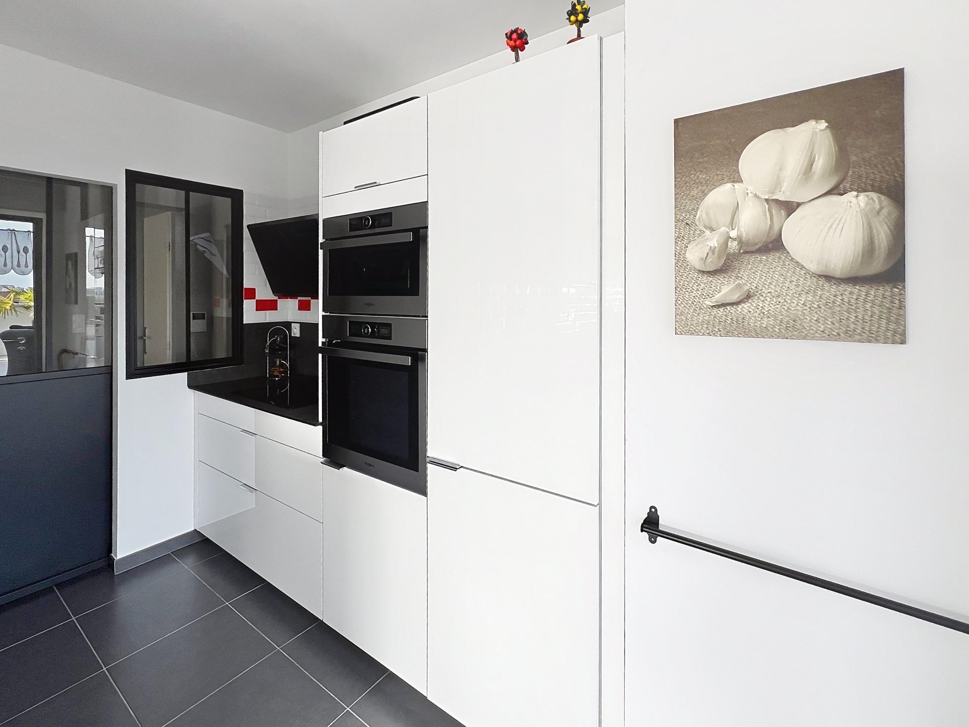 Photo 4 of the listing.