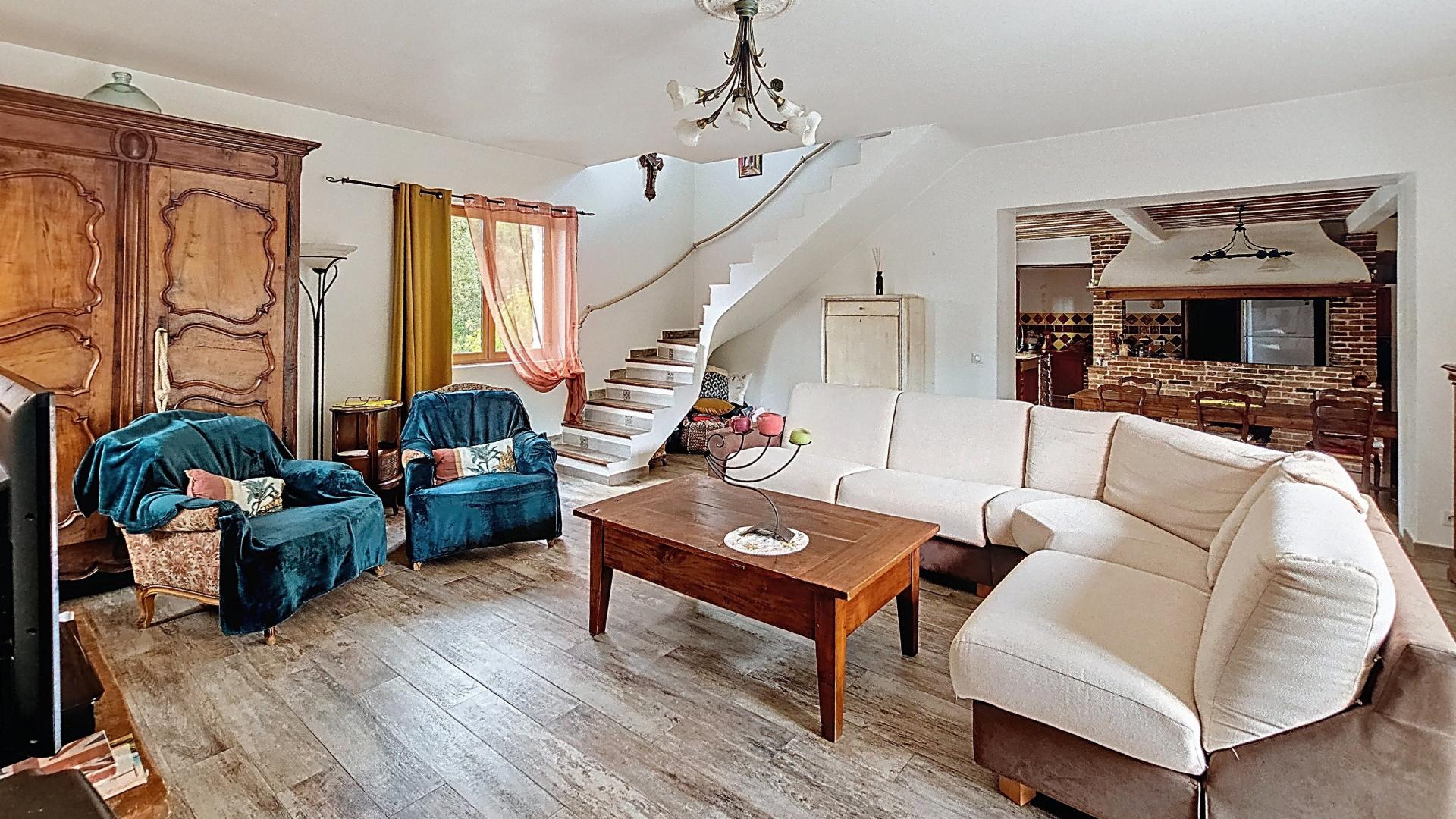 Photo 9 of the listing.