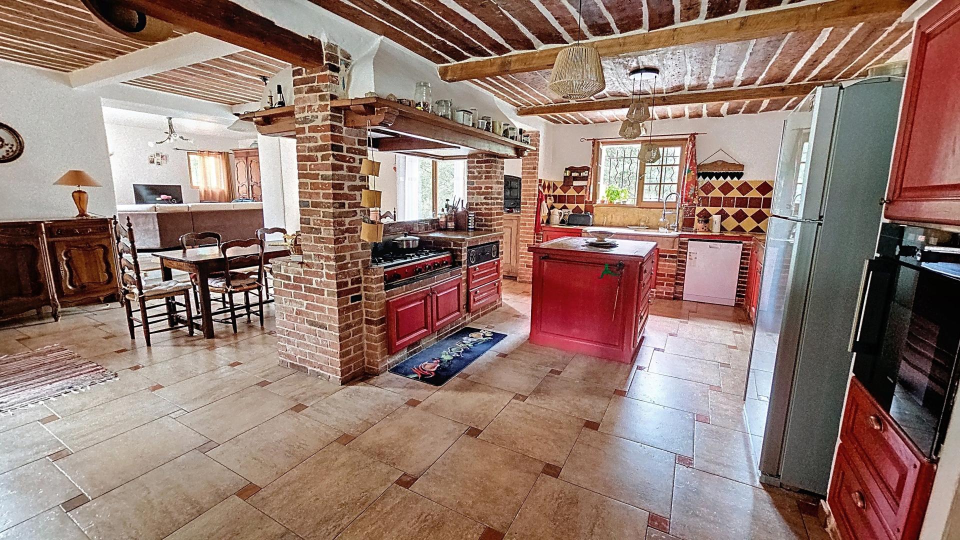 Photo 3 of the listing.