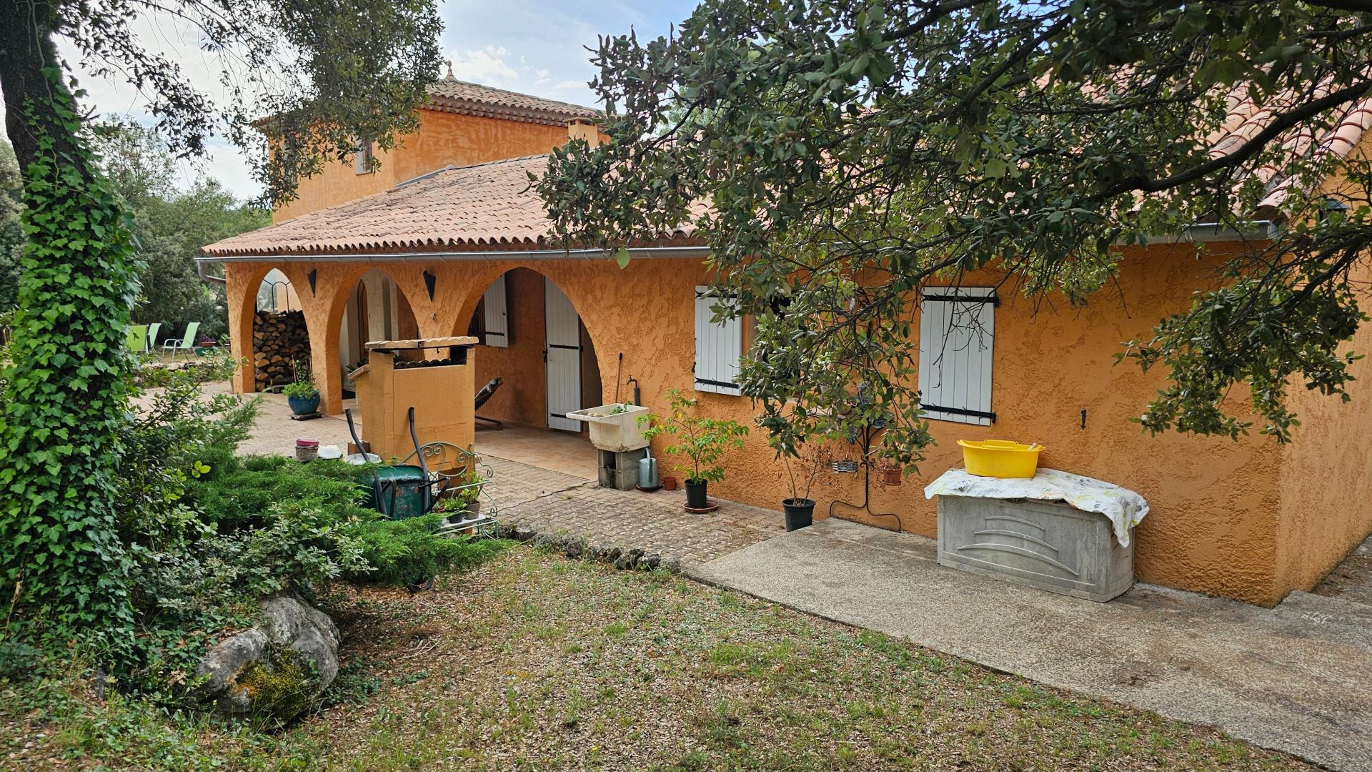 Photo 2 of the listing.