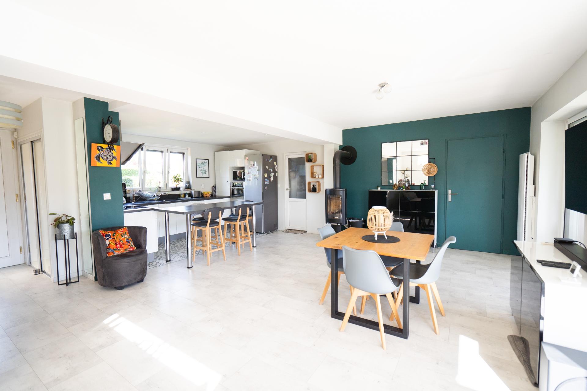 Photo 3 of the listing.