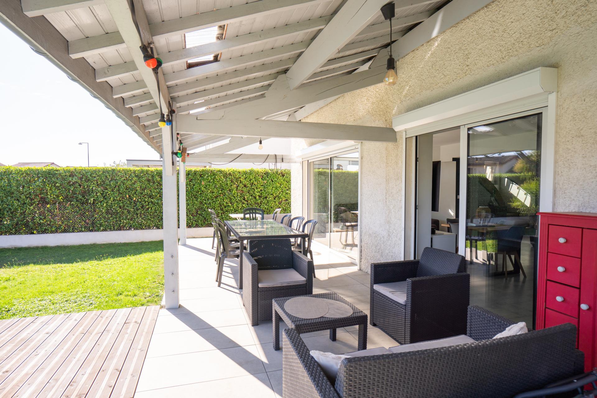 Photo 6 of the listing.