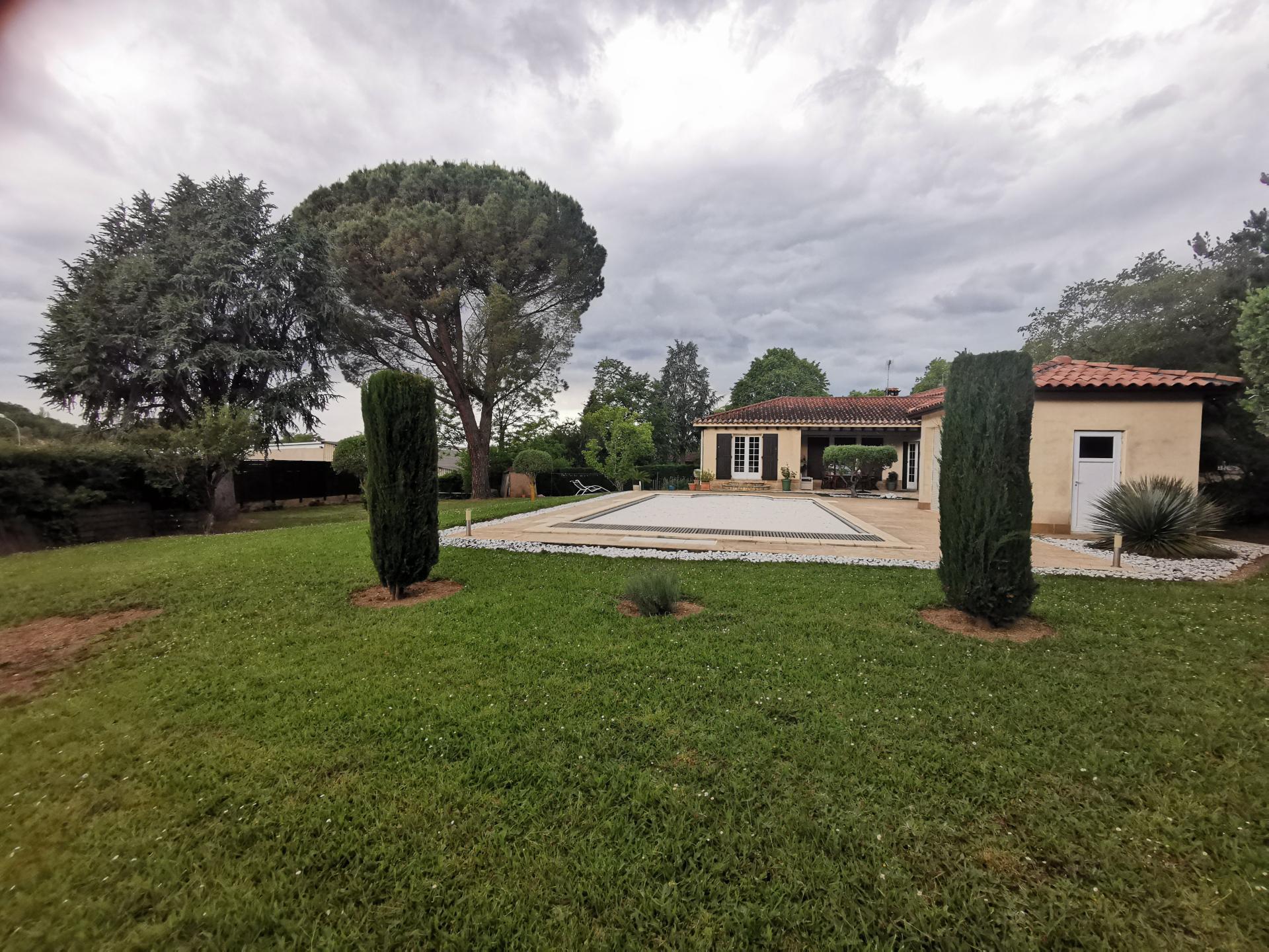 Photo 3 of the listing.