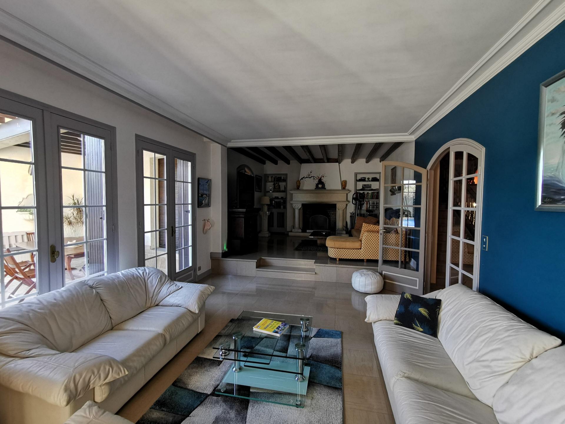 Photo 4 of the listing.