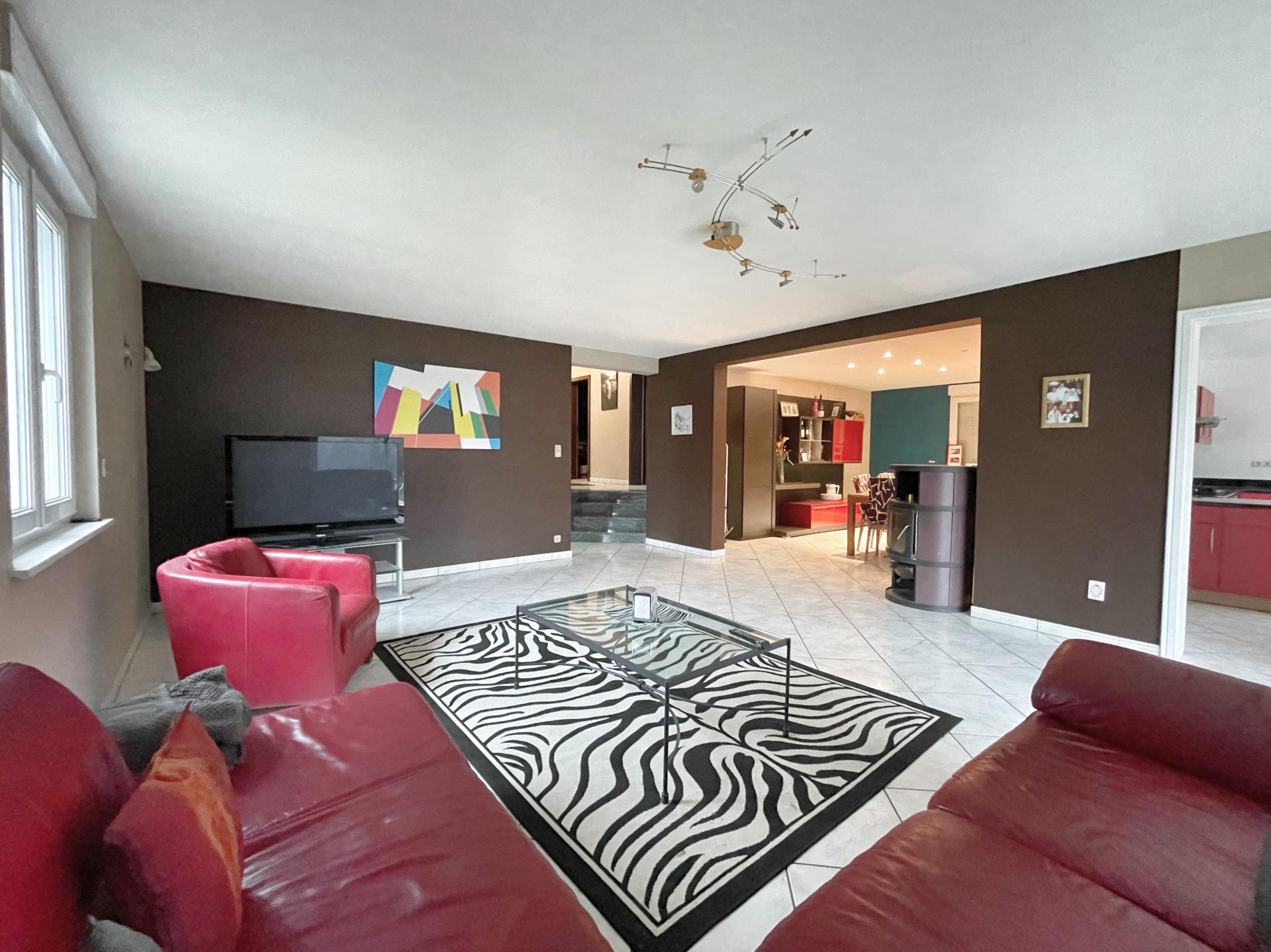 Photo 3 of the listing.