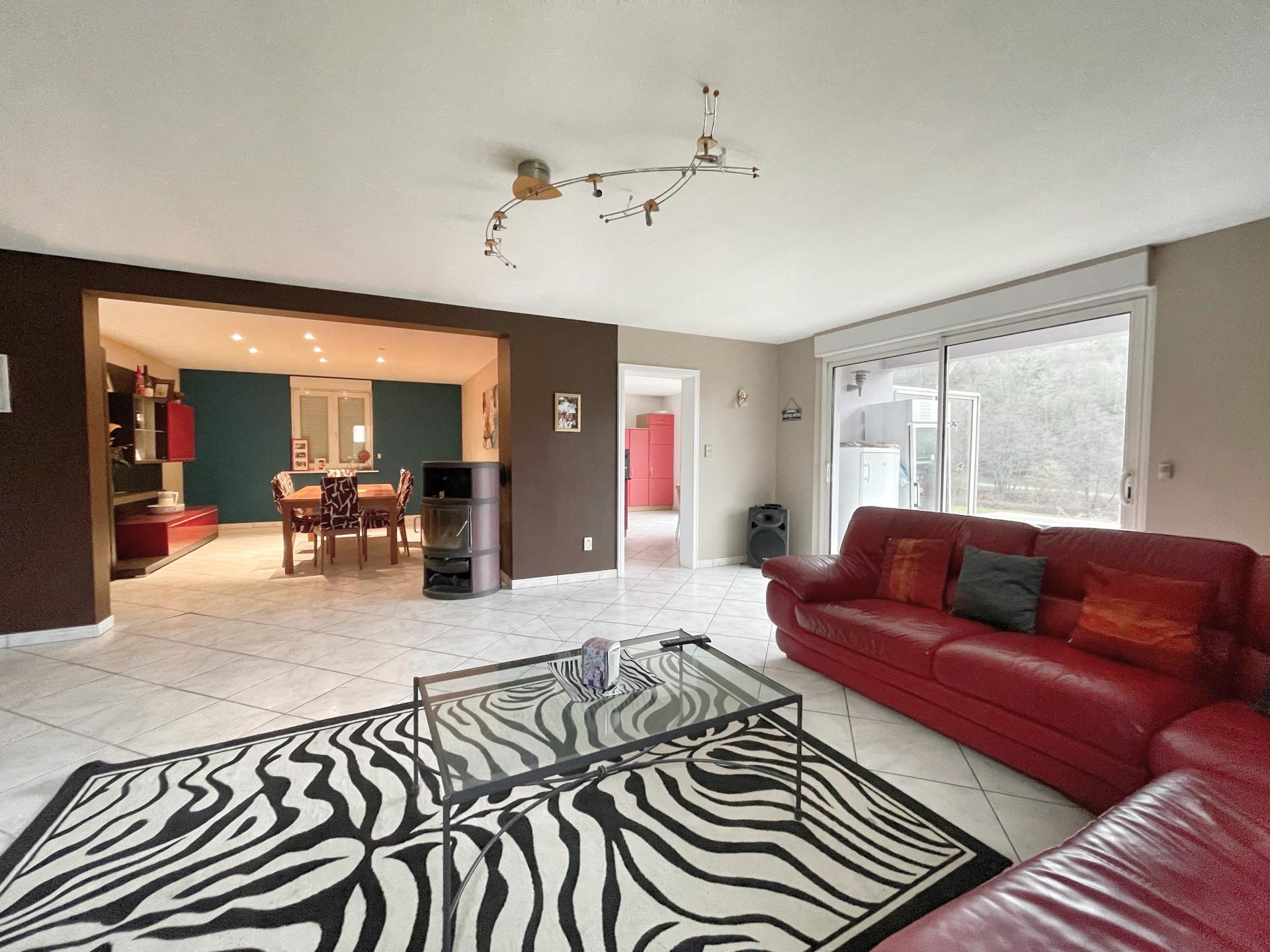 Photo 4 of the listing.