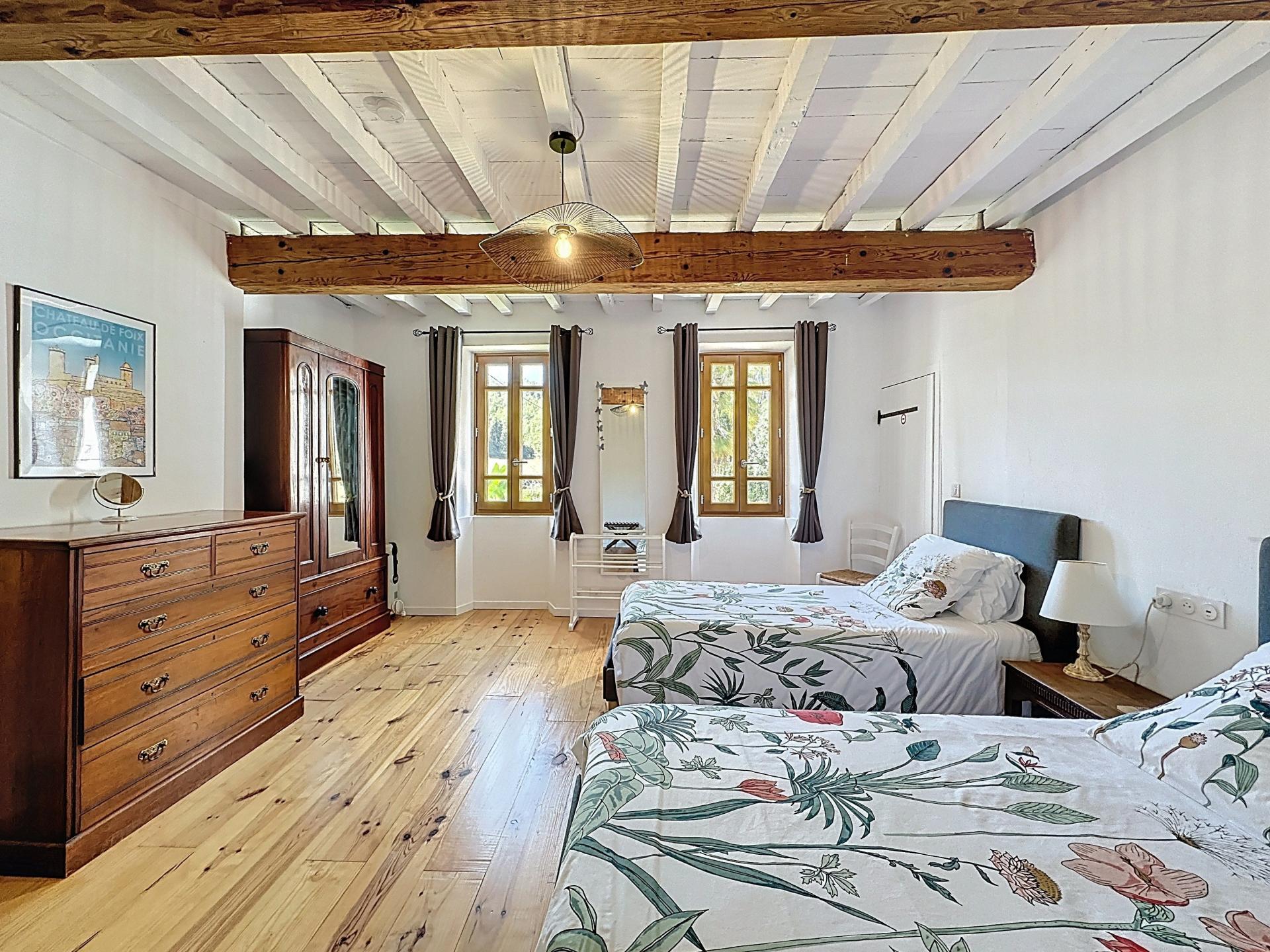 Photo 7 of the listing.