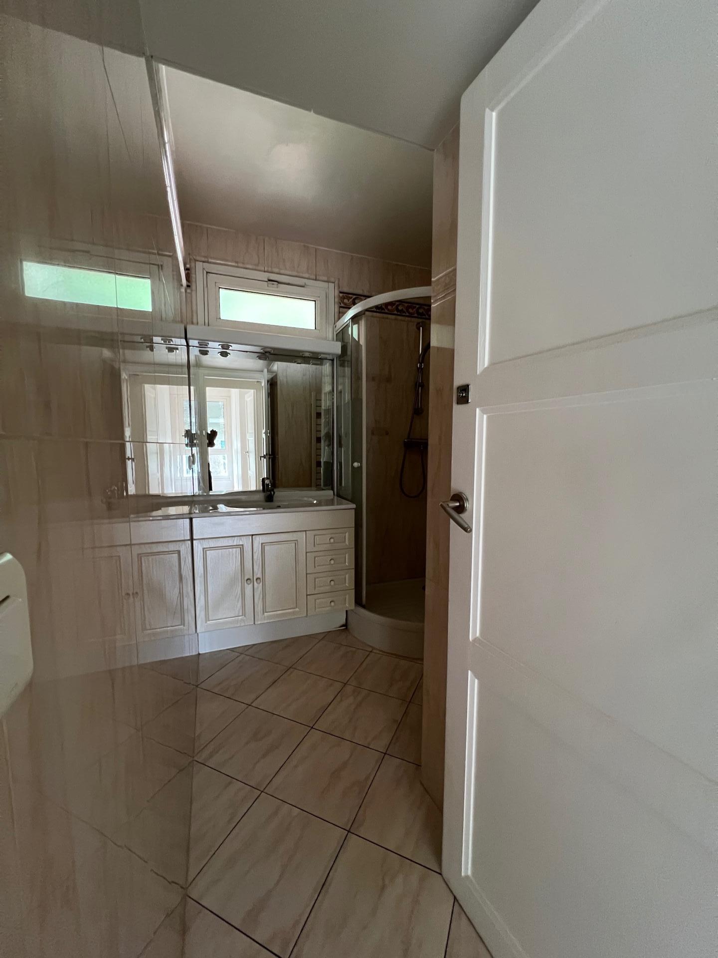 Photo 13 of the listing.