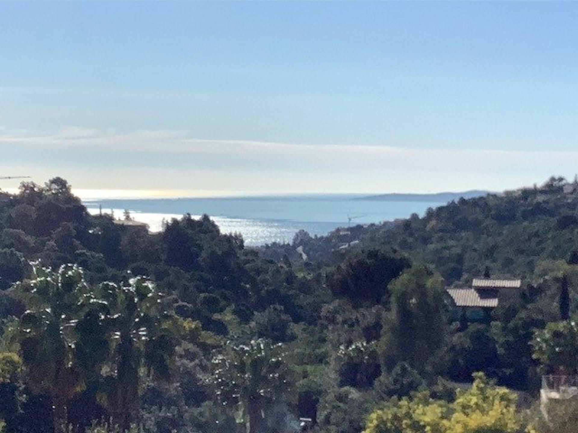 Photo 9 of the listing.