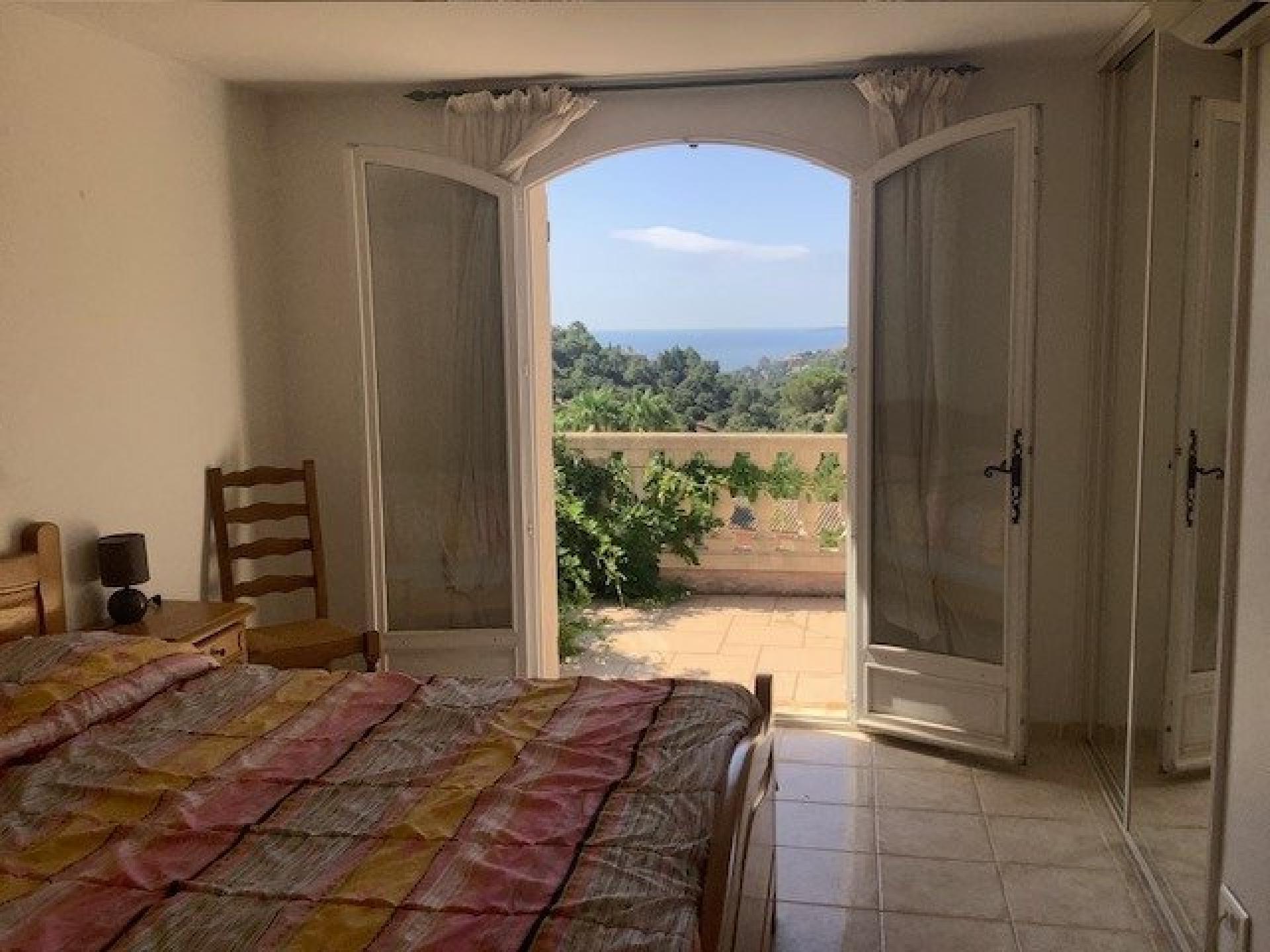 Photo 6 of the listing.