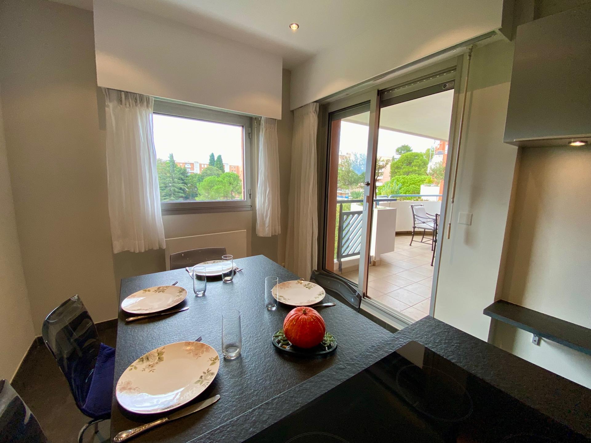 Photo 7 of the listing.