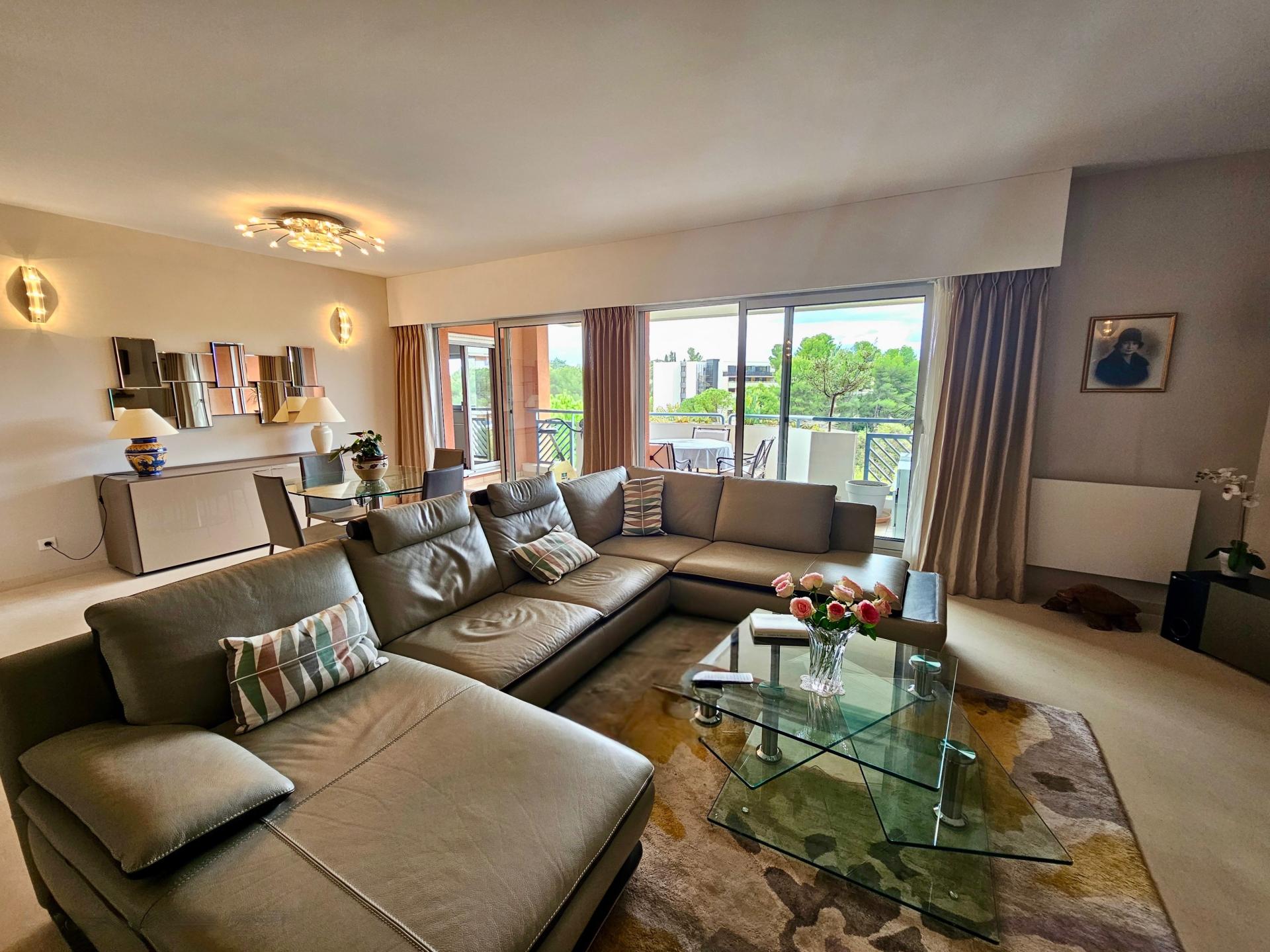 Photo 3 of the listing.