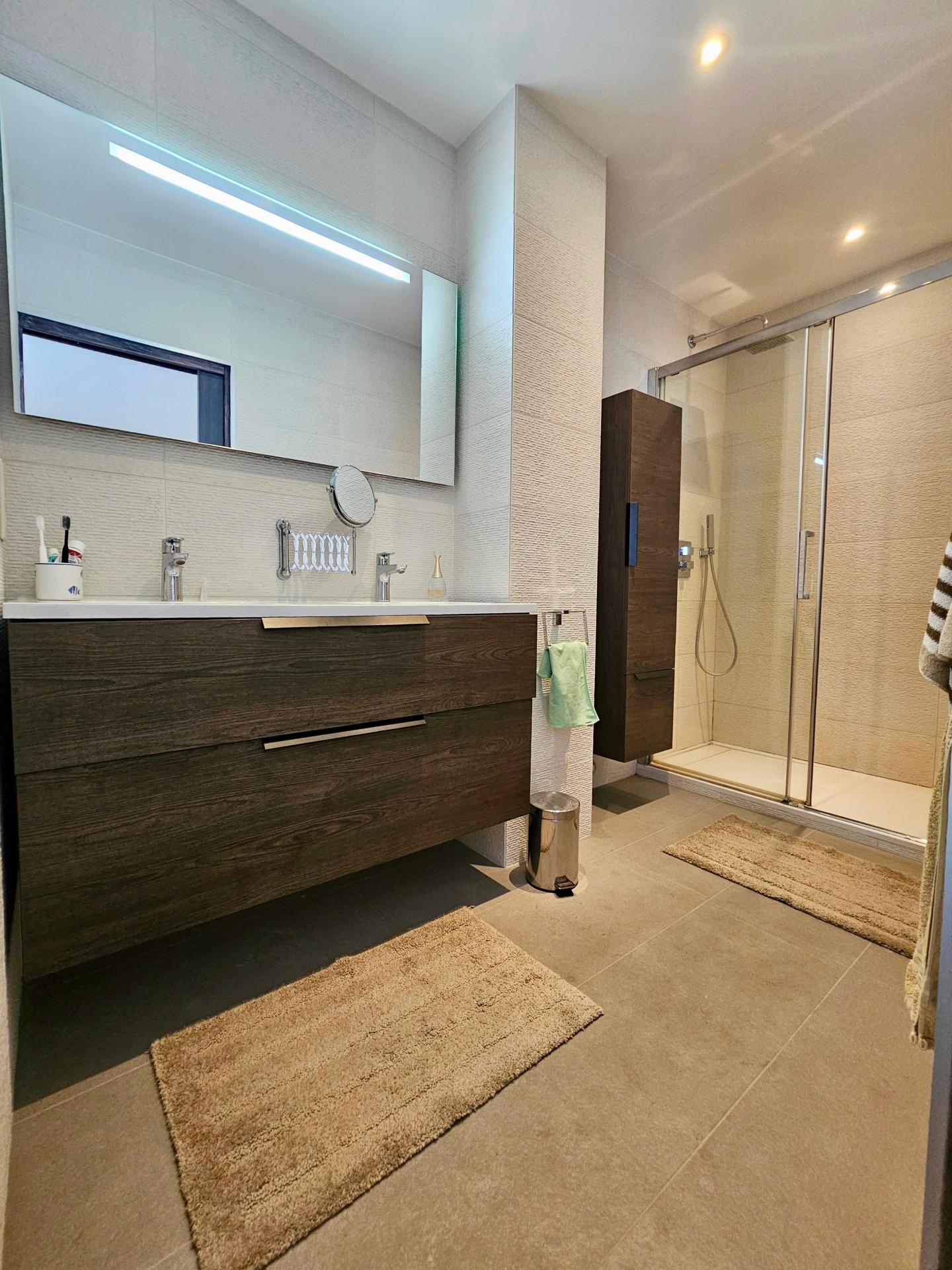 Photo 9 of the listing.