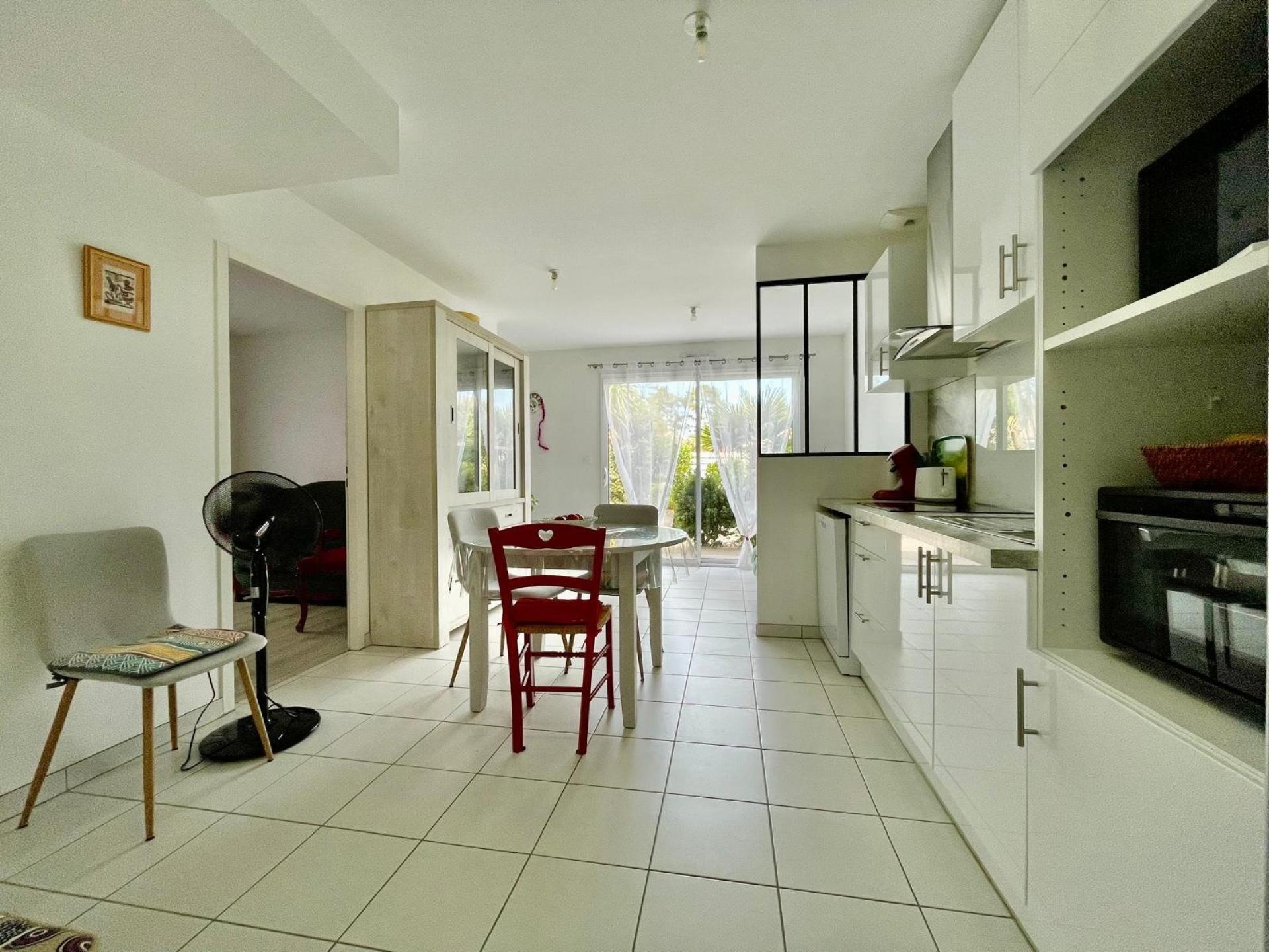 Photo 4 of the listing.