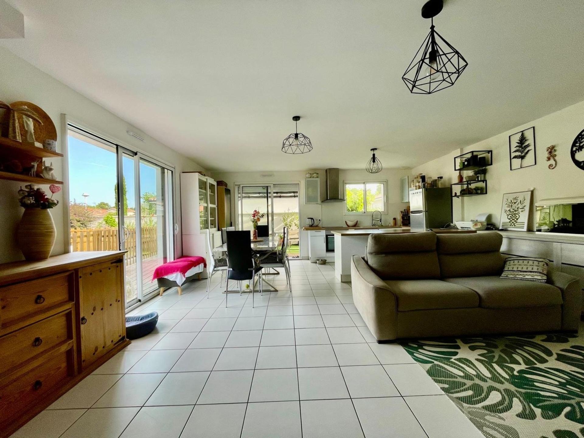 Photo 3 of the listing.