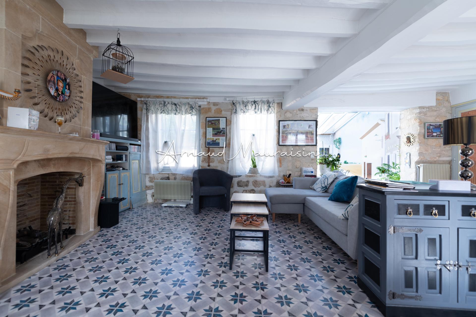 Photo 7 of the listing.