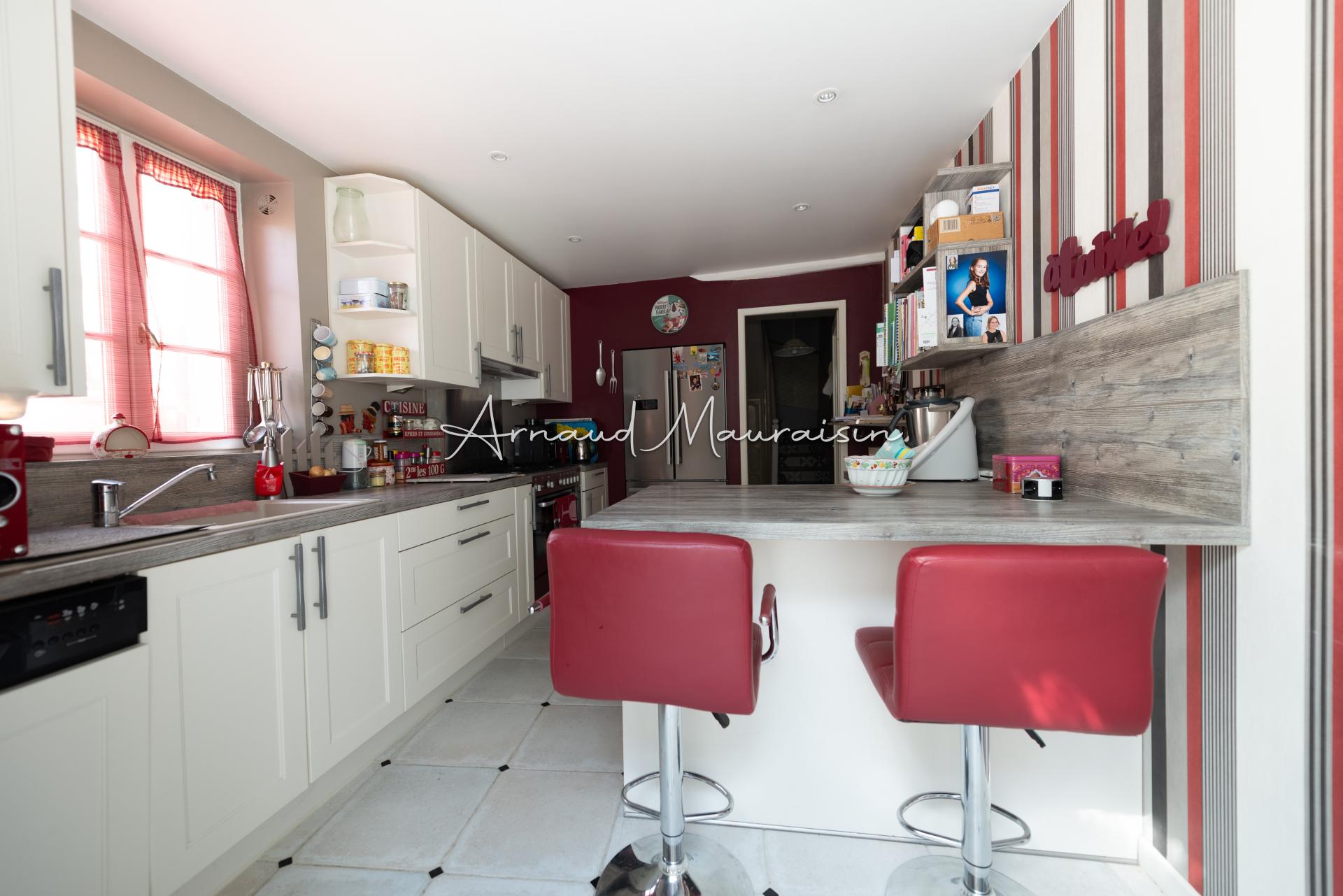 Photo 8 of the listing.