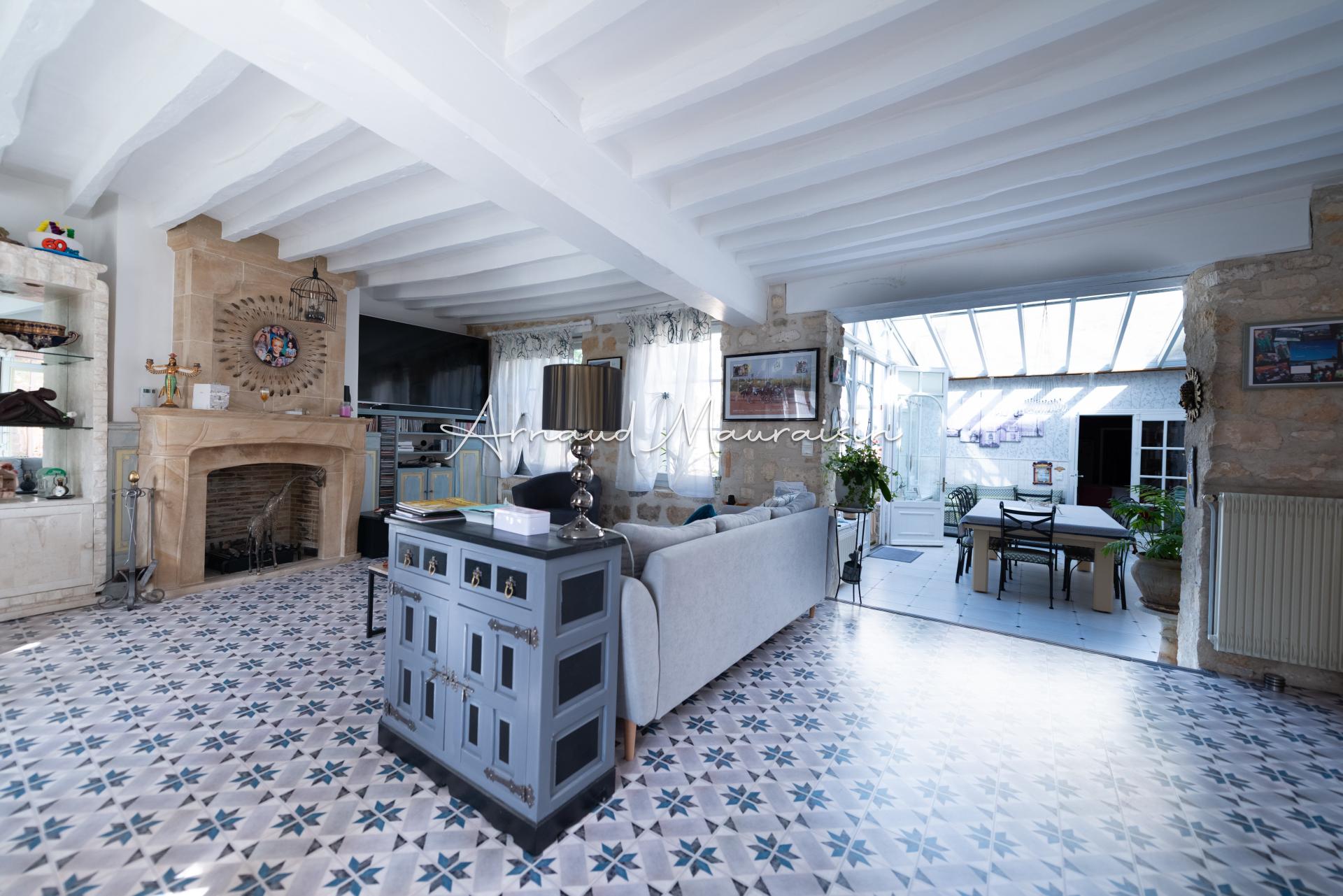 Photo 6 of the listing.