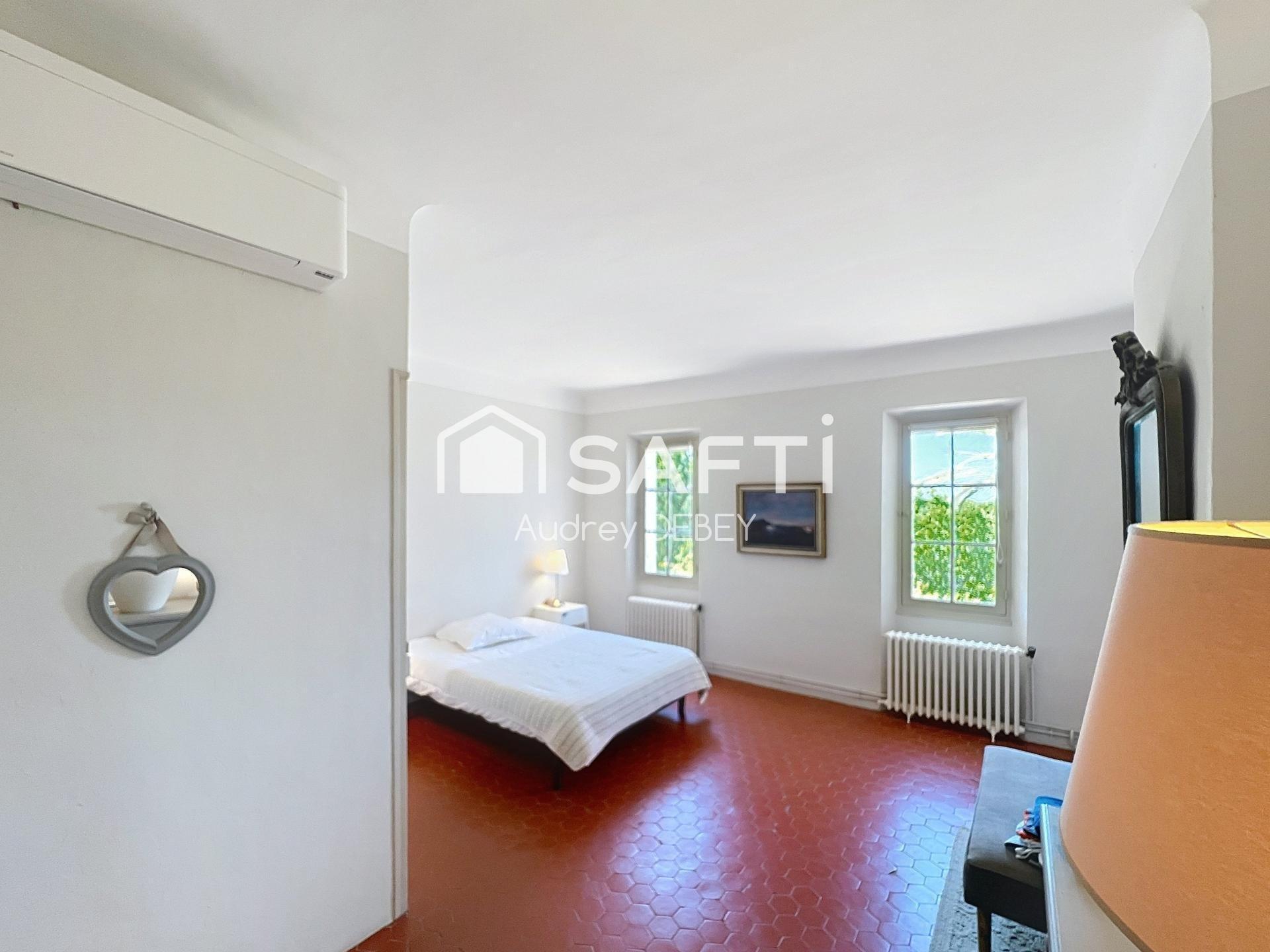 Photo 10 of the listing.