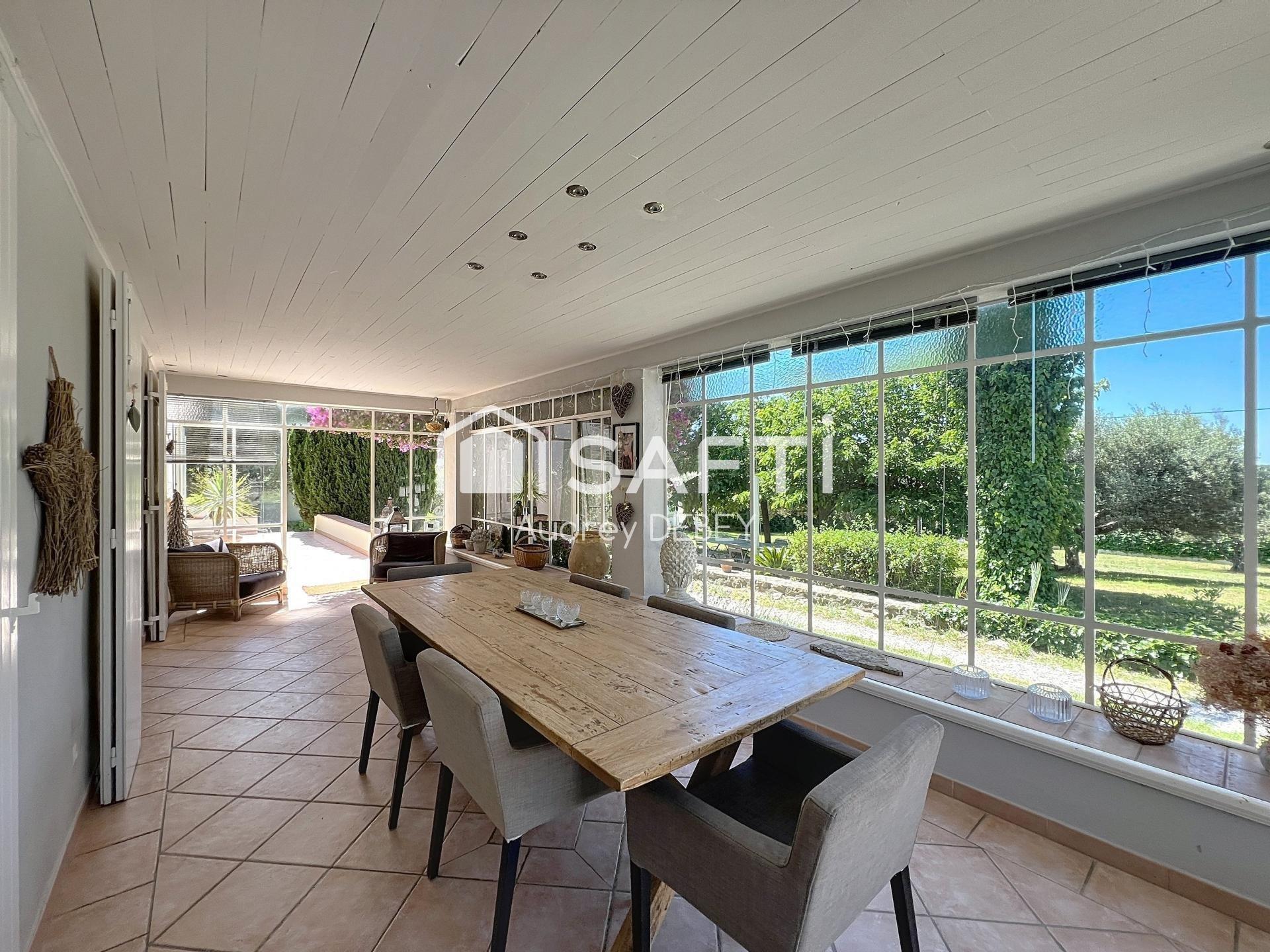 Photo 5 of the listing.