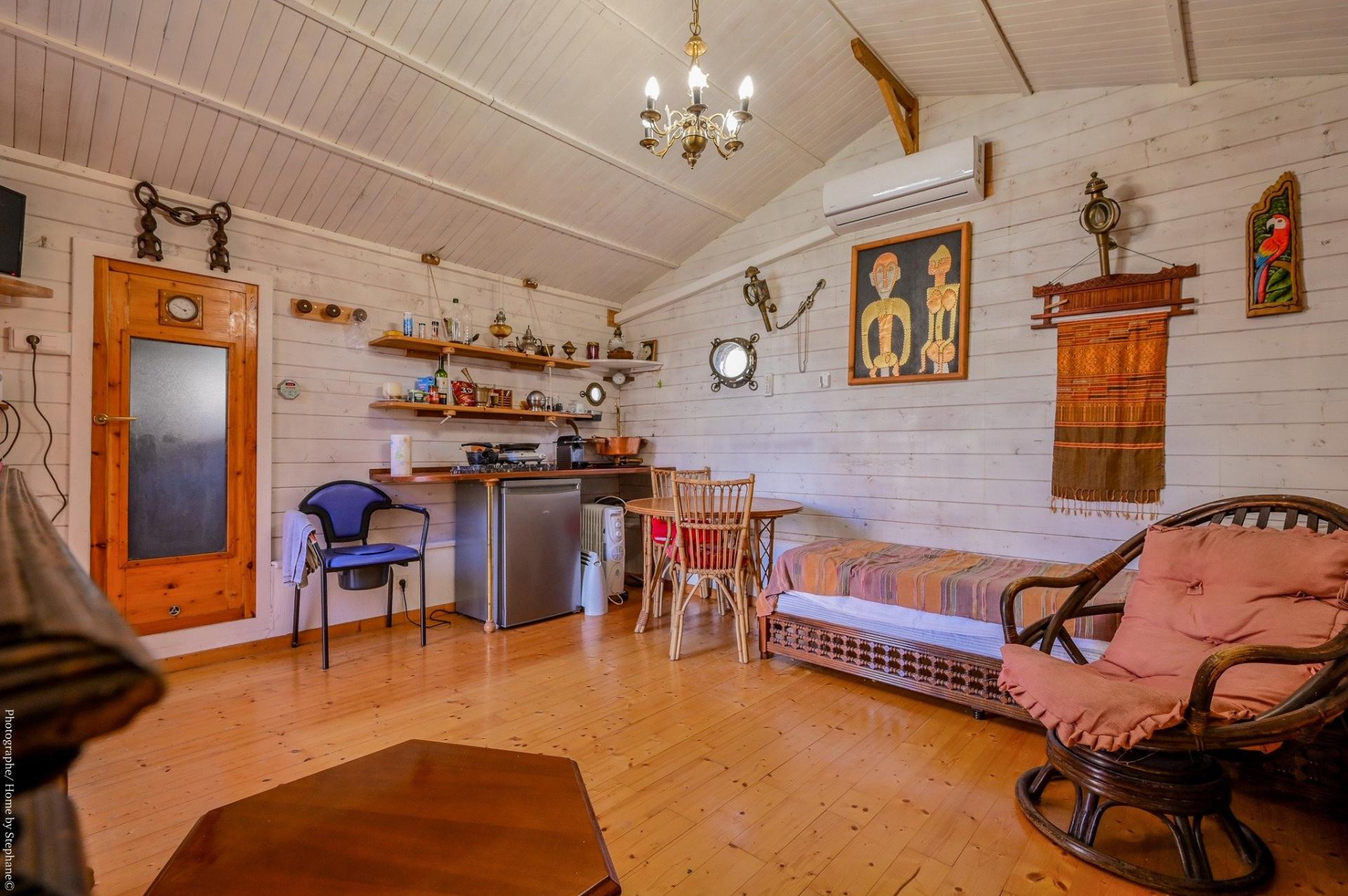 Photo 19 of the listing.