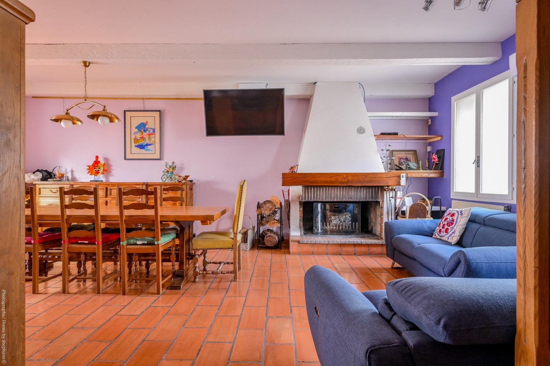 Photo 6 of the listing.