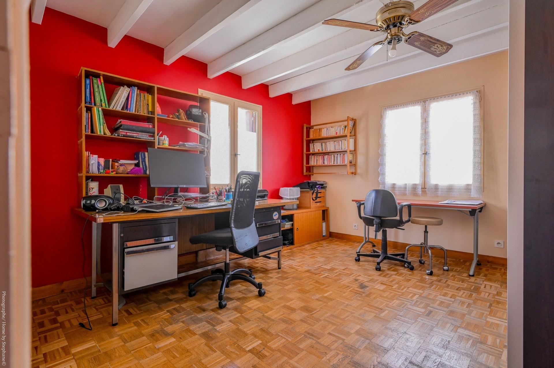 Photo 10 of the listing.