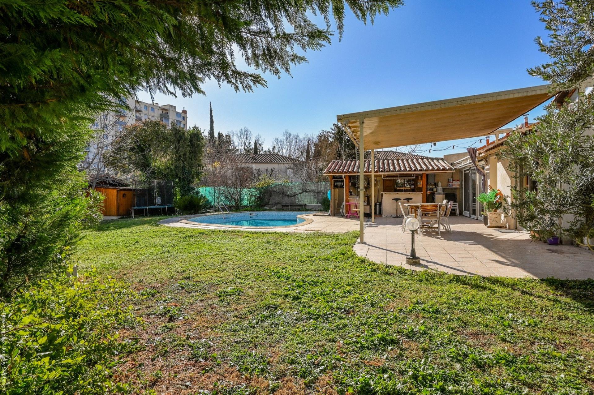 Photo 2 of the listing.