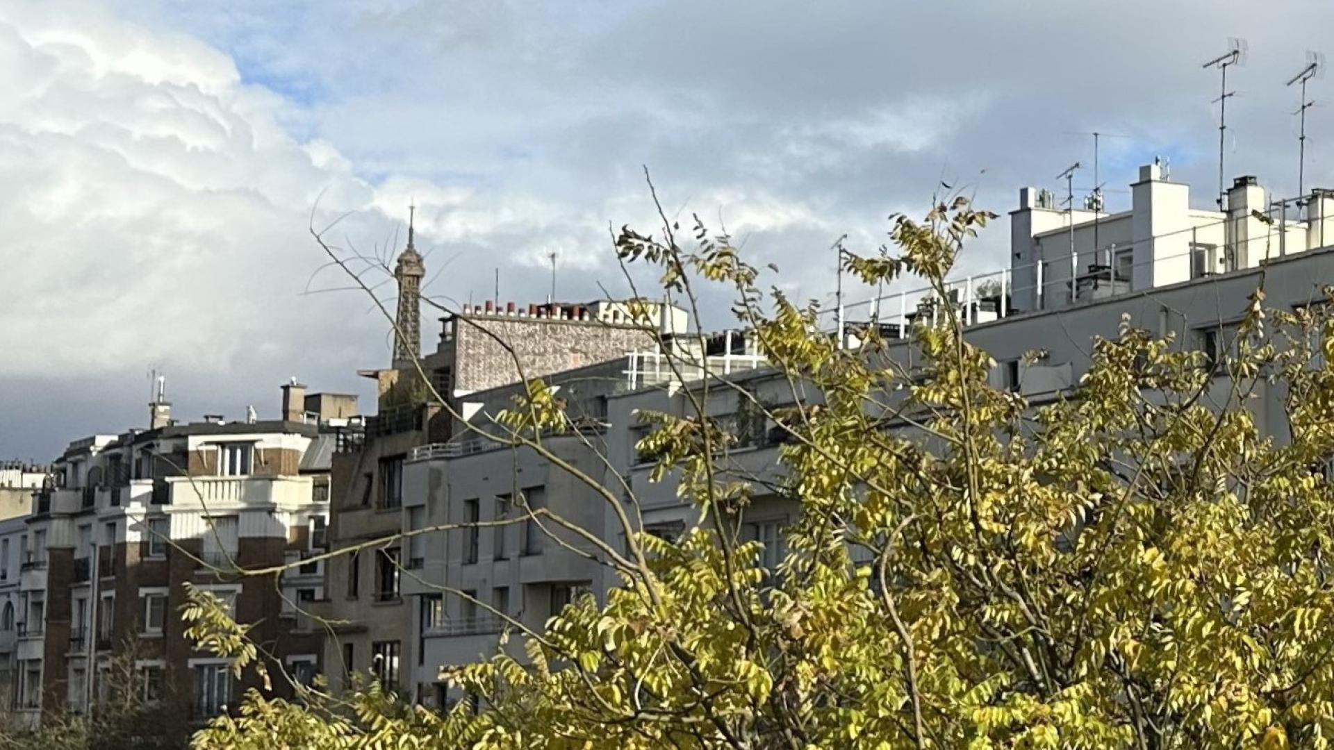 Photo 2 of the listing.