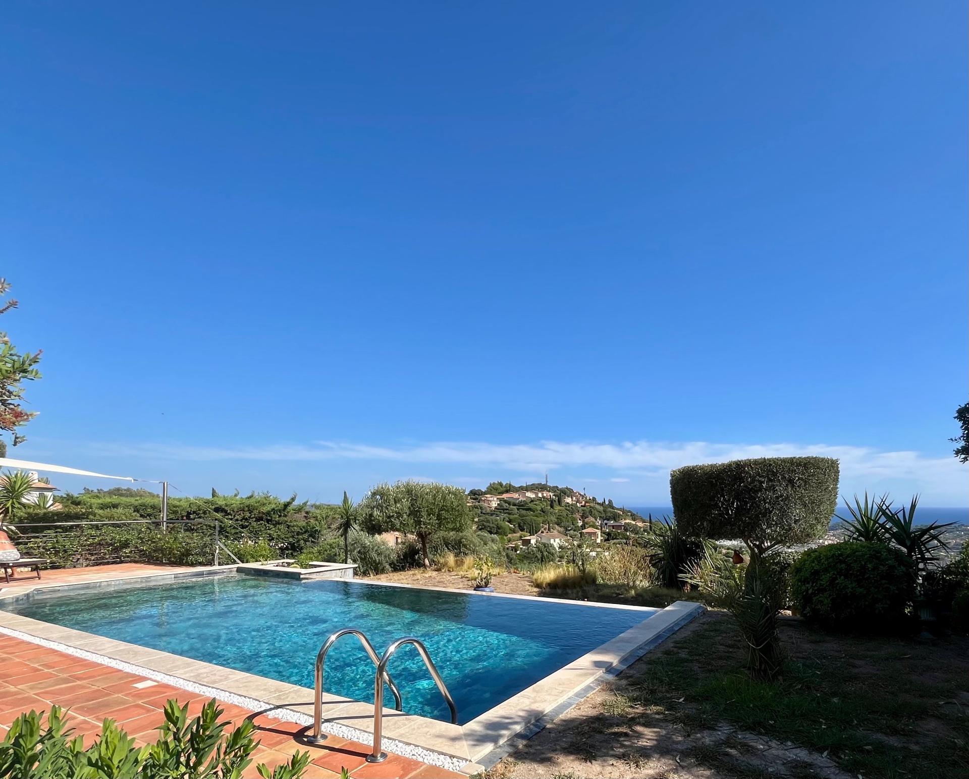 Photo 7 of the listing.