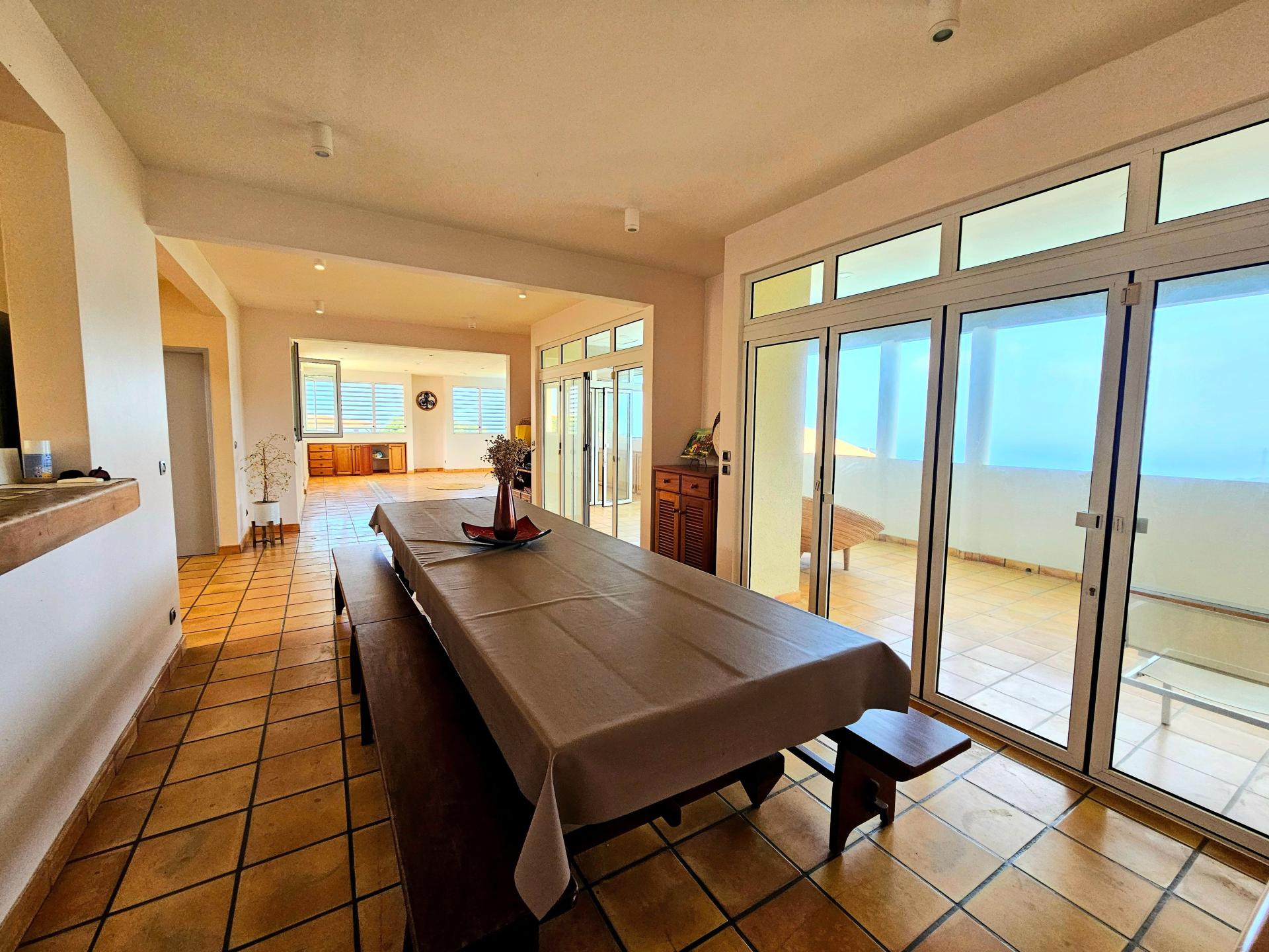 Photo 3 of the listing.