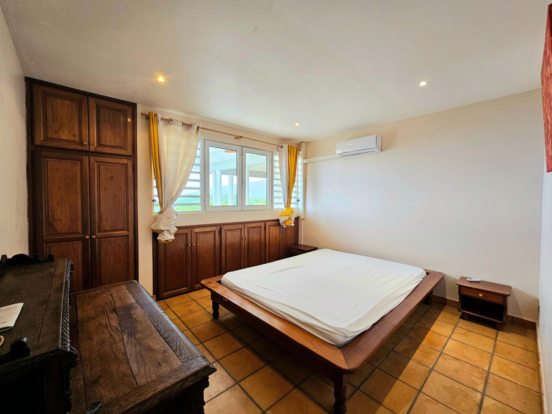 Photo 7 of the listing.