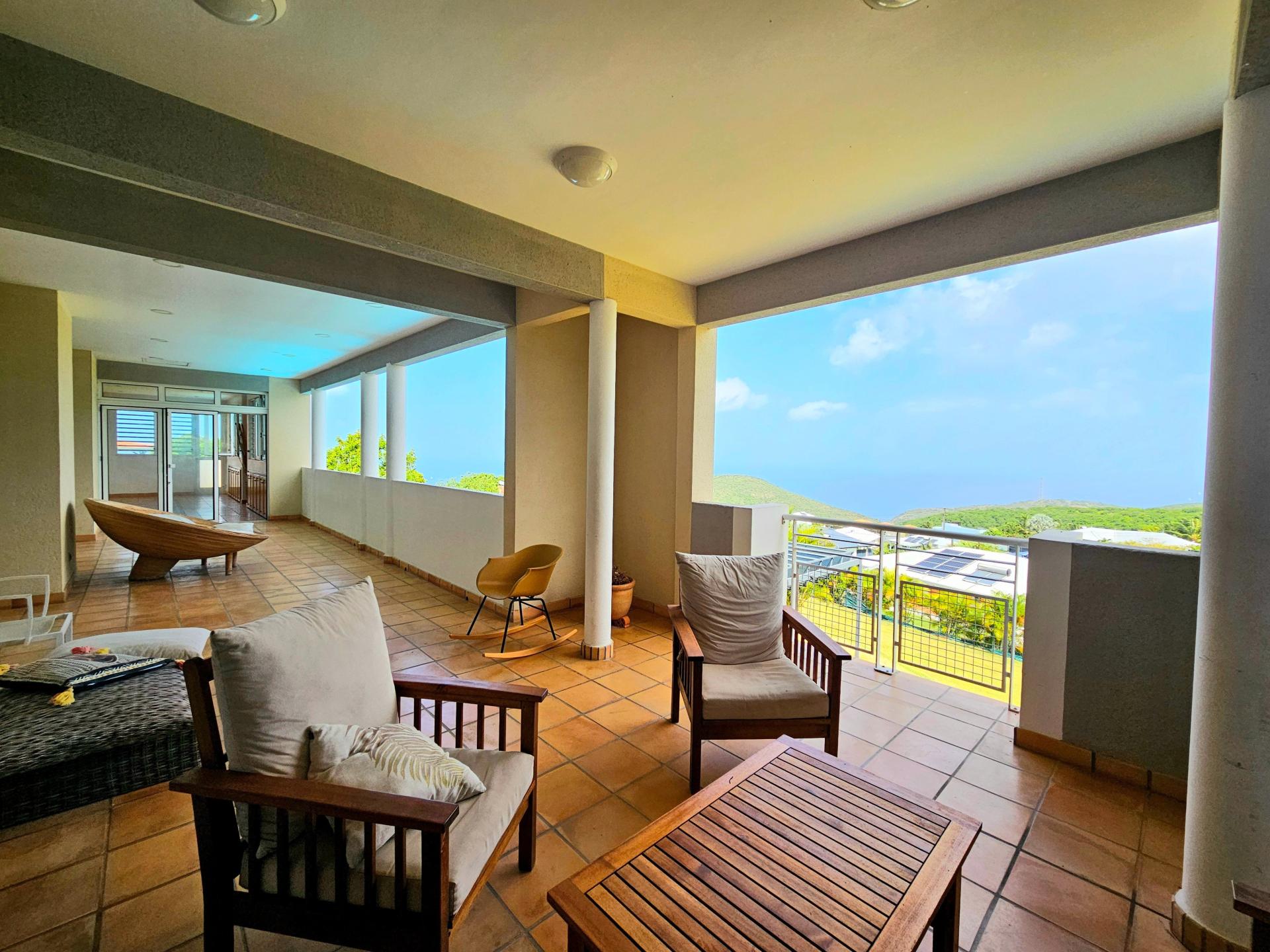 Photo 4 of the listing.