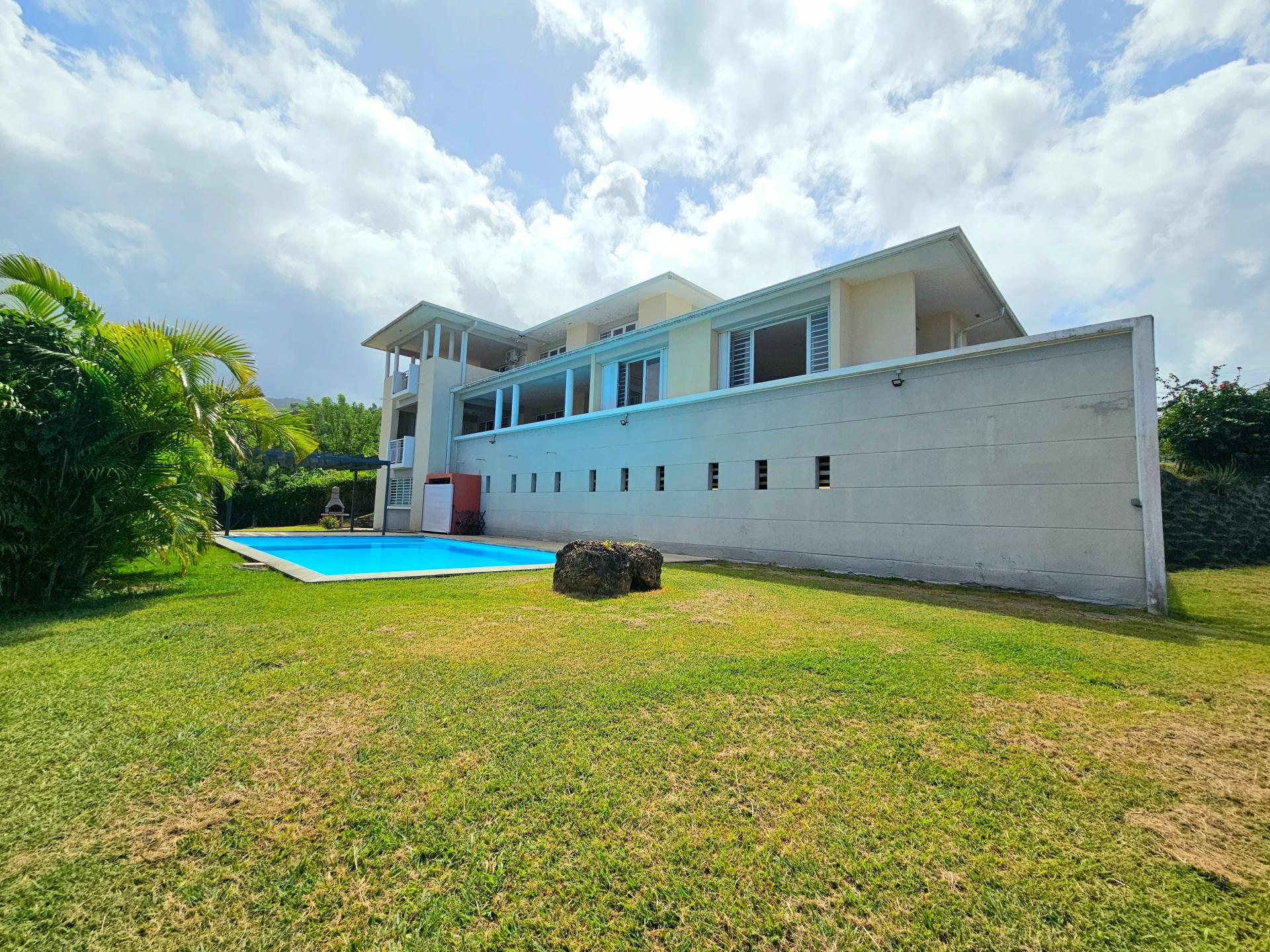 Photo 9 of the listing.