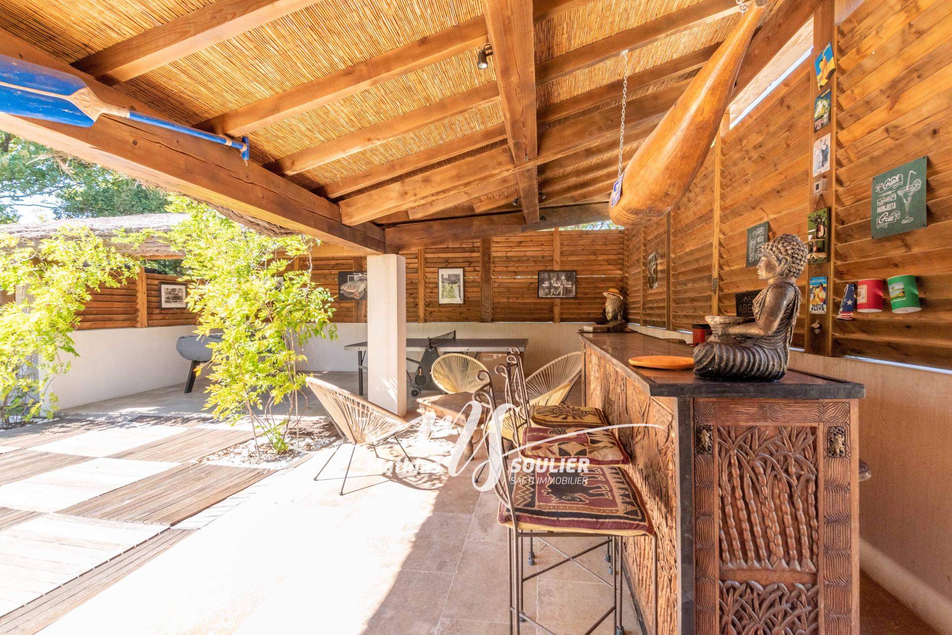 Photo 5 of the listing.