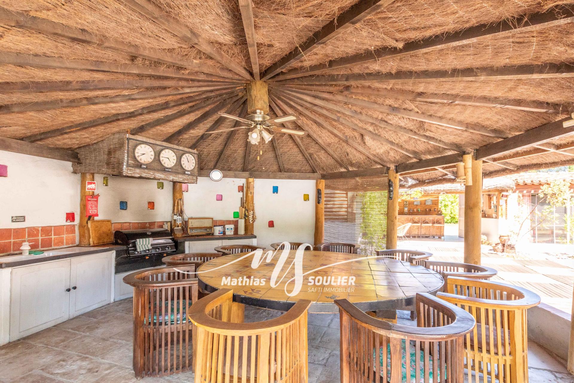 Photo 4 of the listing.