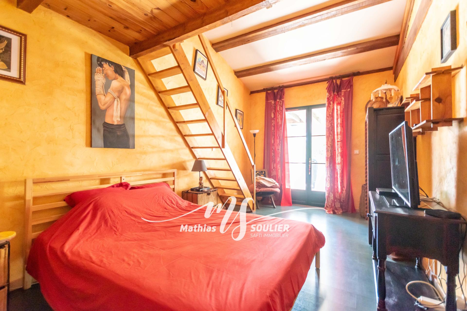 Photo 19 of the listing.