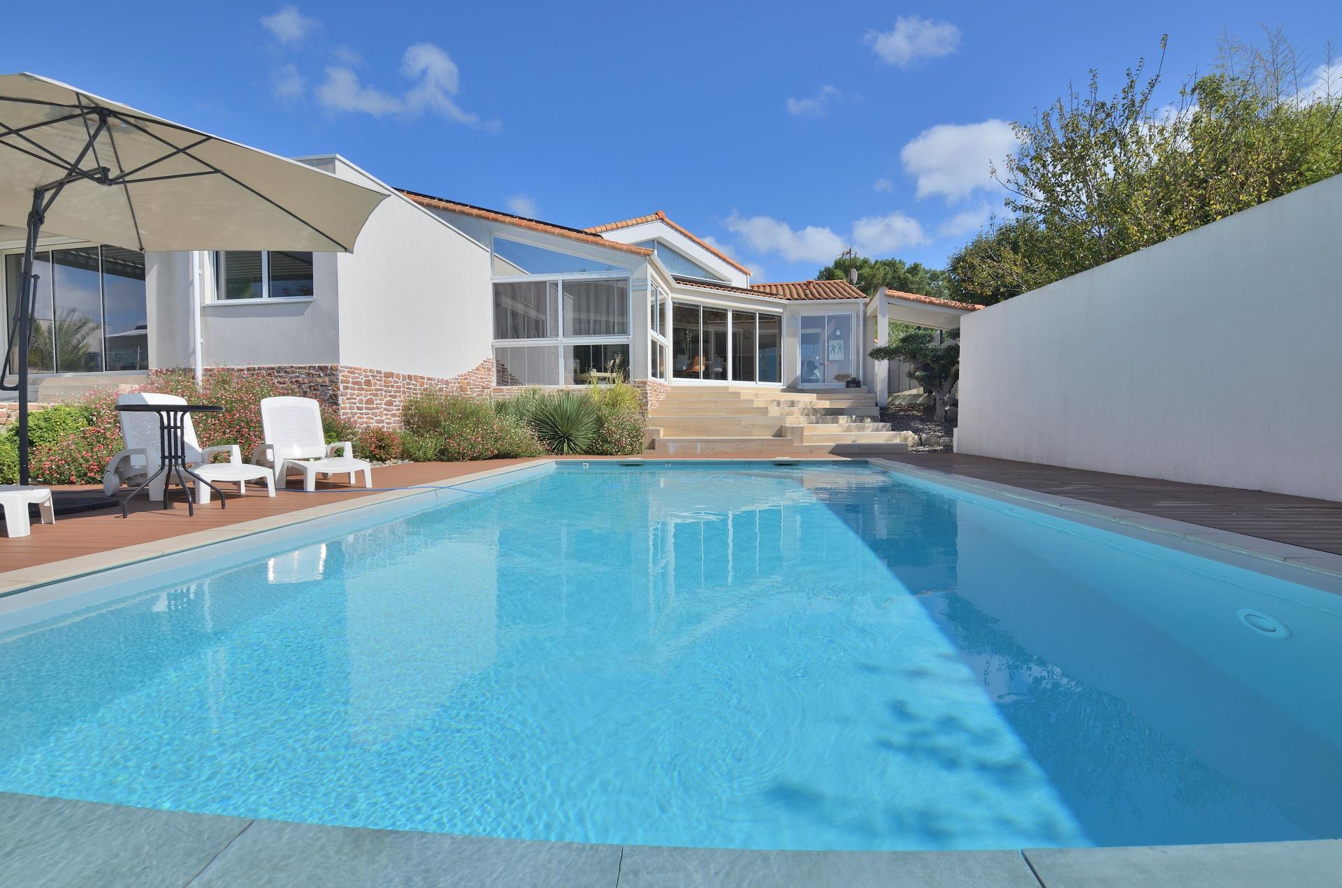 Photo 9 of the listing.