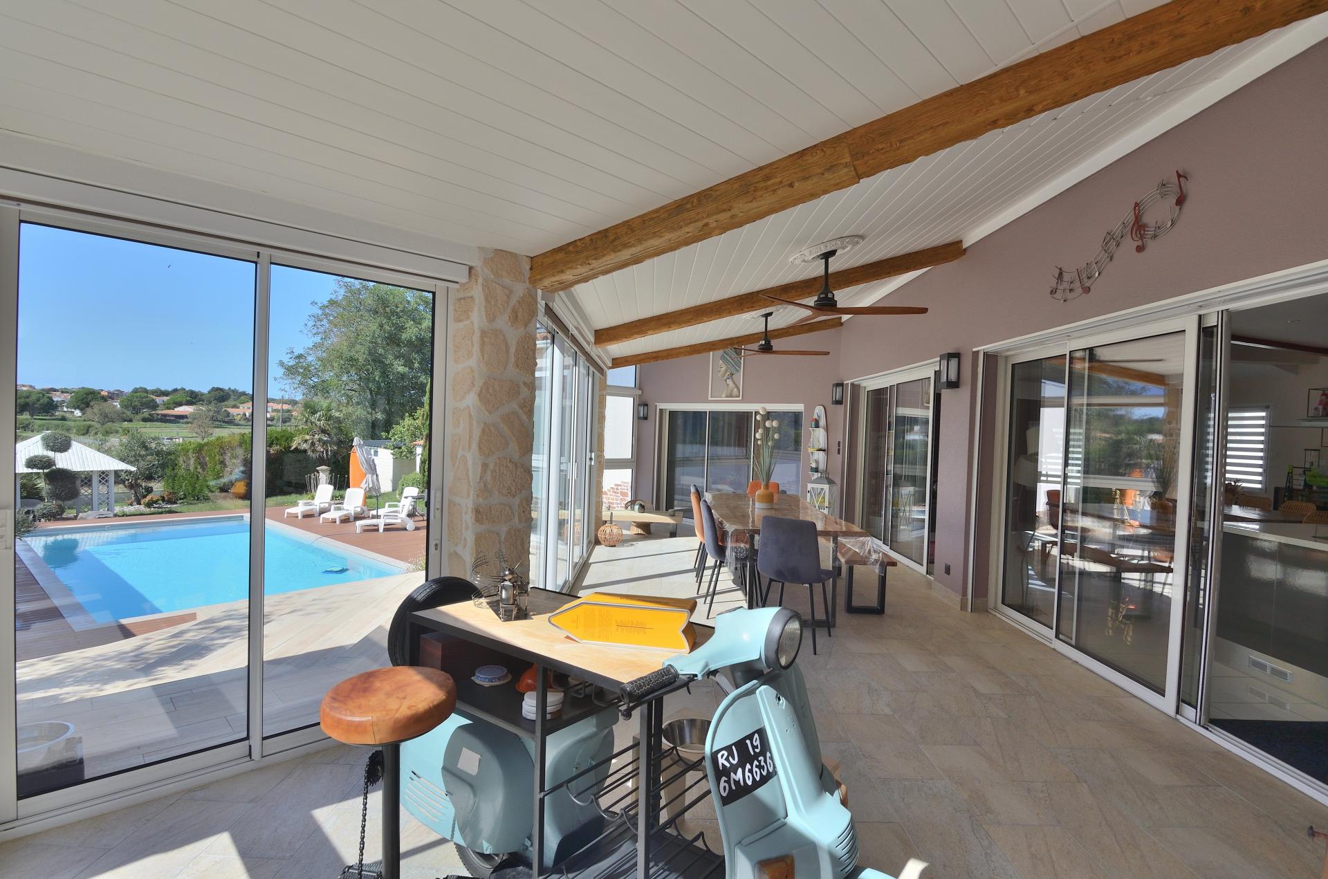 Photo 4 of the listing.