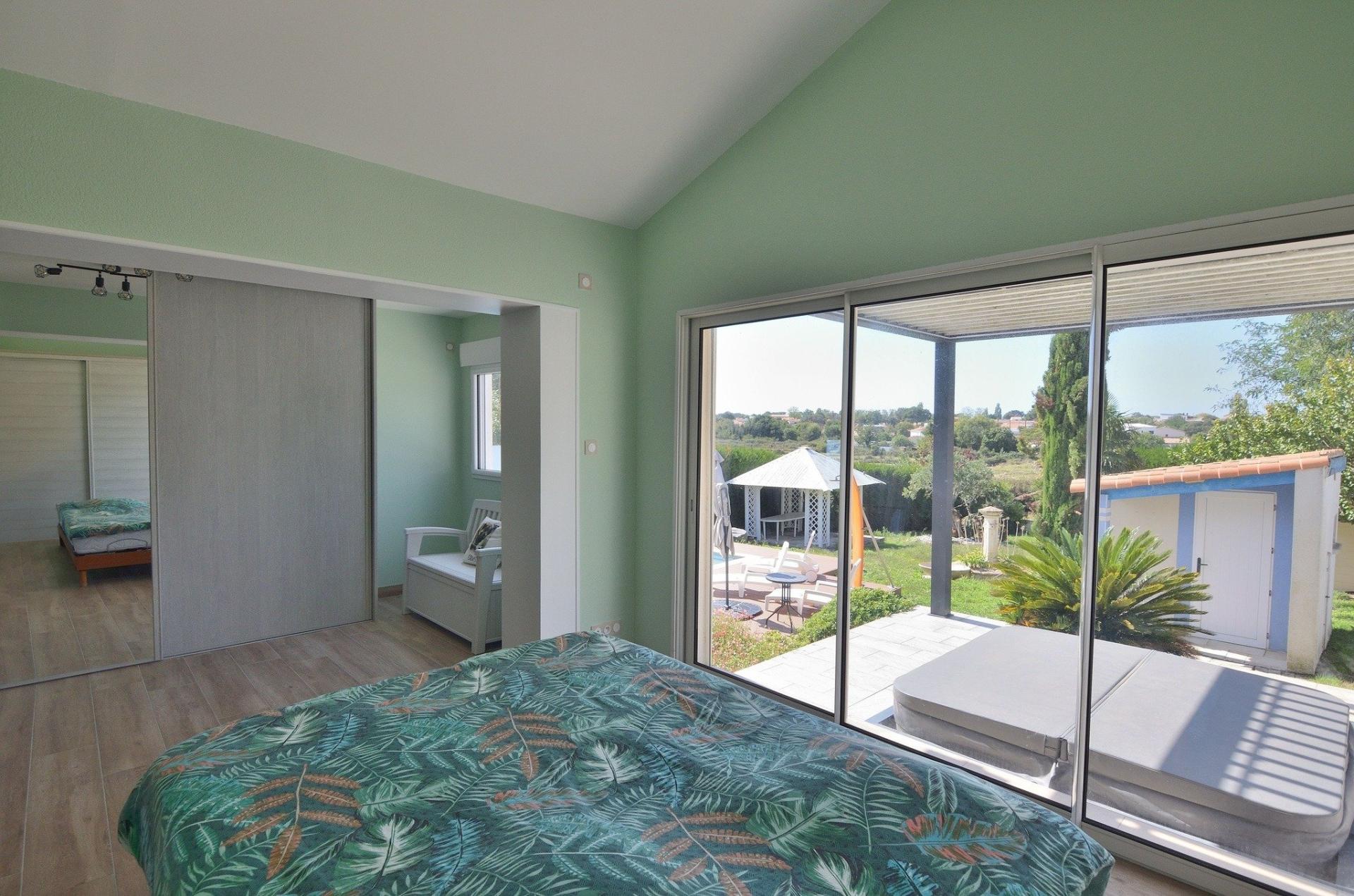 Photo 5 of the listing.