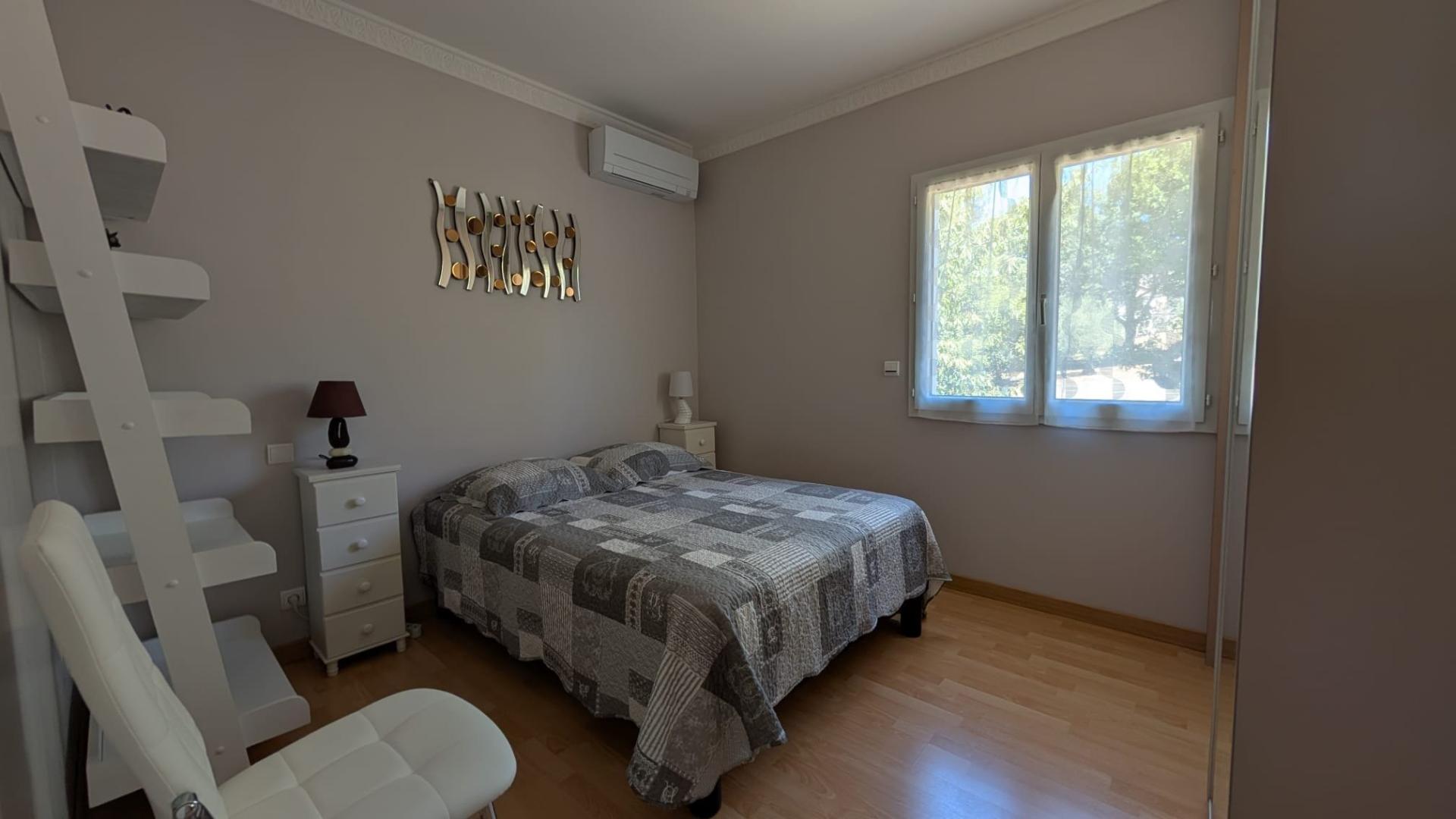 Photo 8 of the listing.