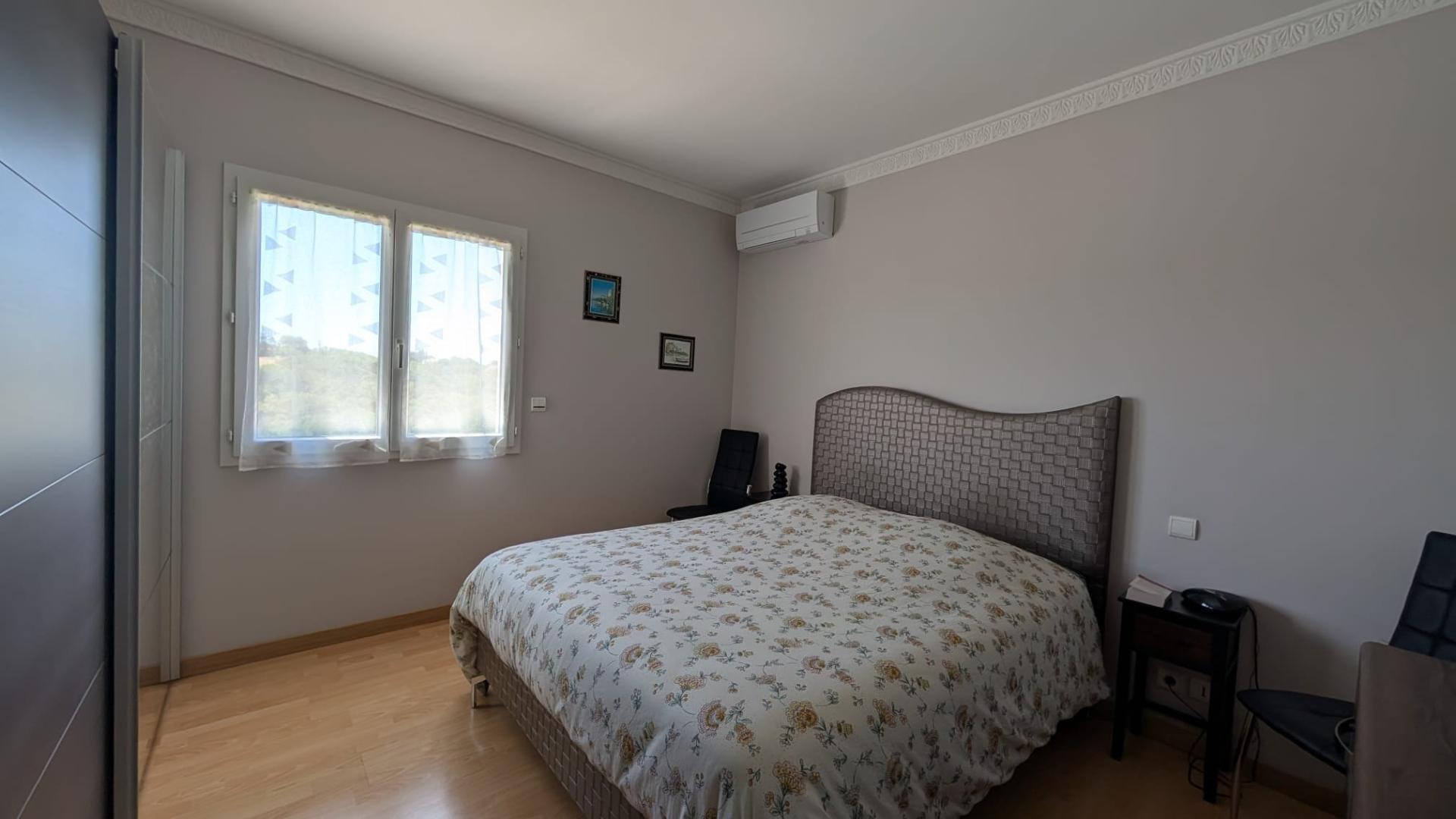 Photo 9 of the listing.