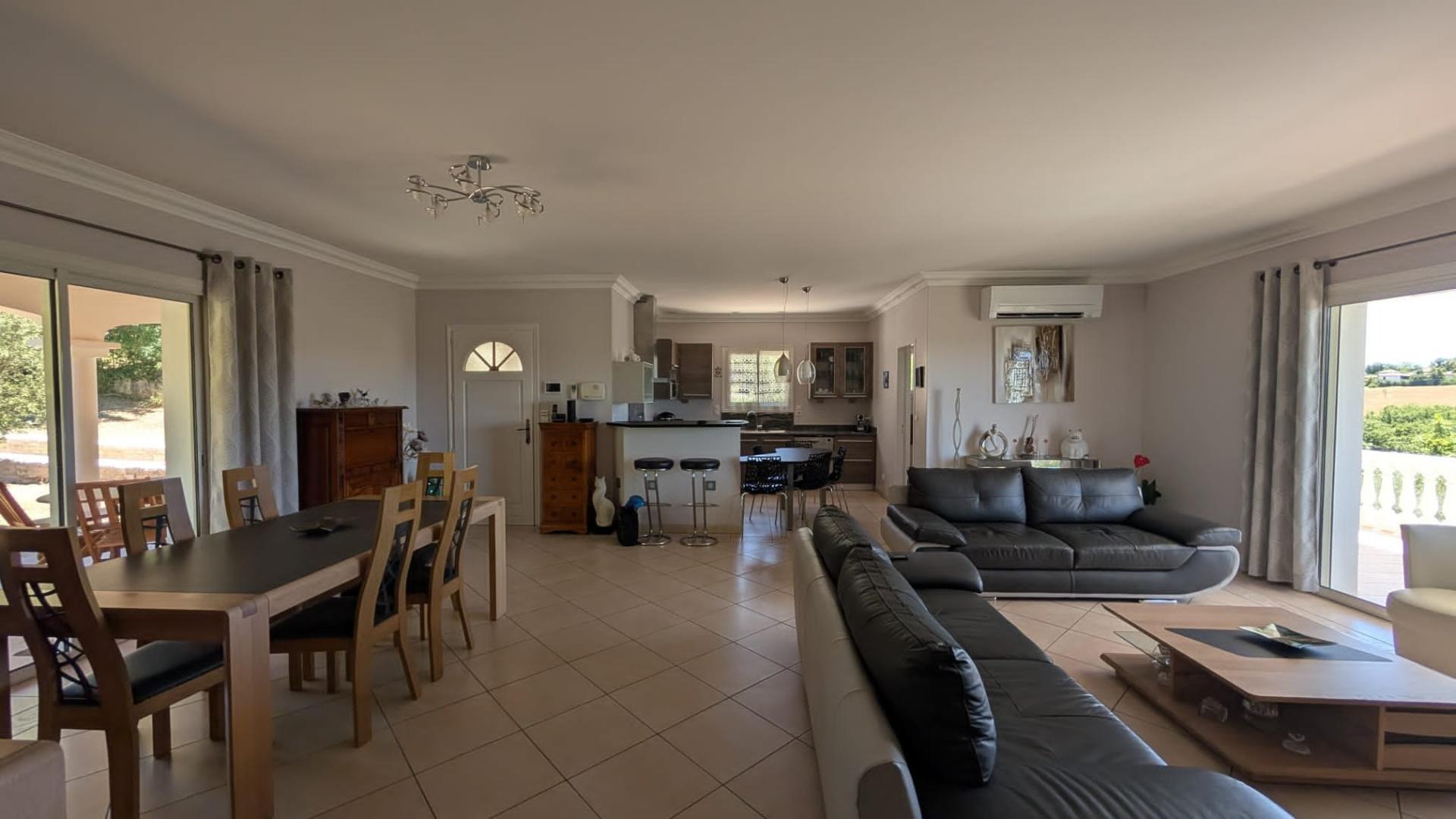 Photo 5 of the listing.