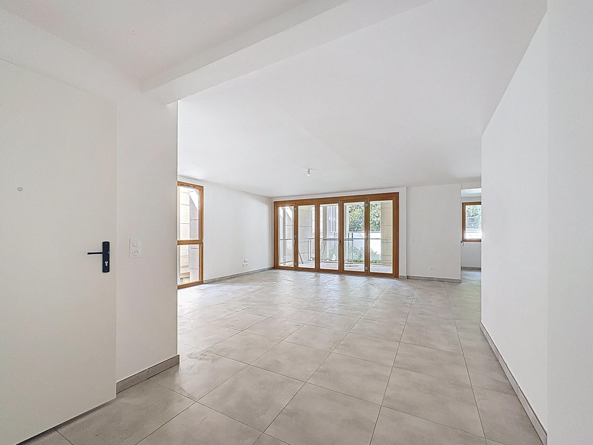 Photo 3 of the listing.