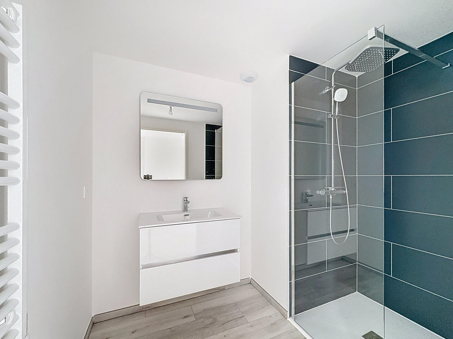 Photo 10 of the listing.